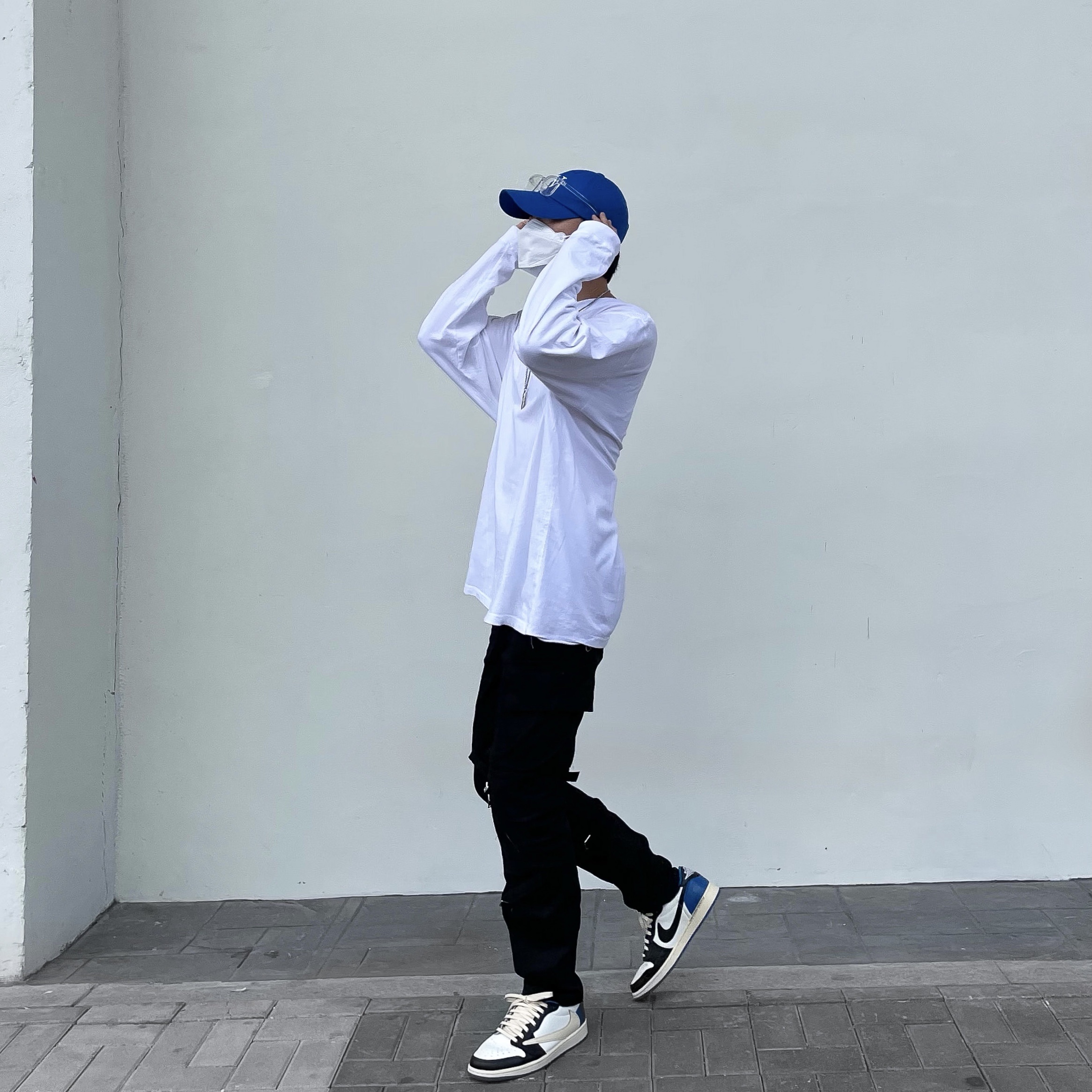 Jordan 1 x Travis Scott x Fragment Retro Low OG SP Military Blue 착용 스타일