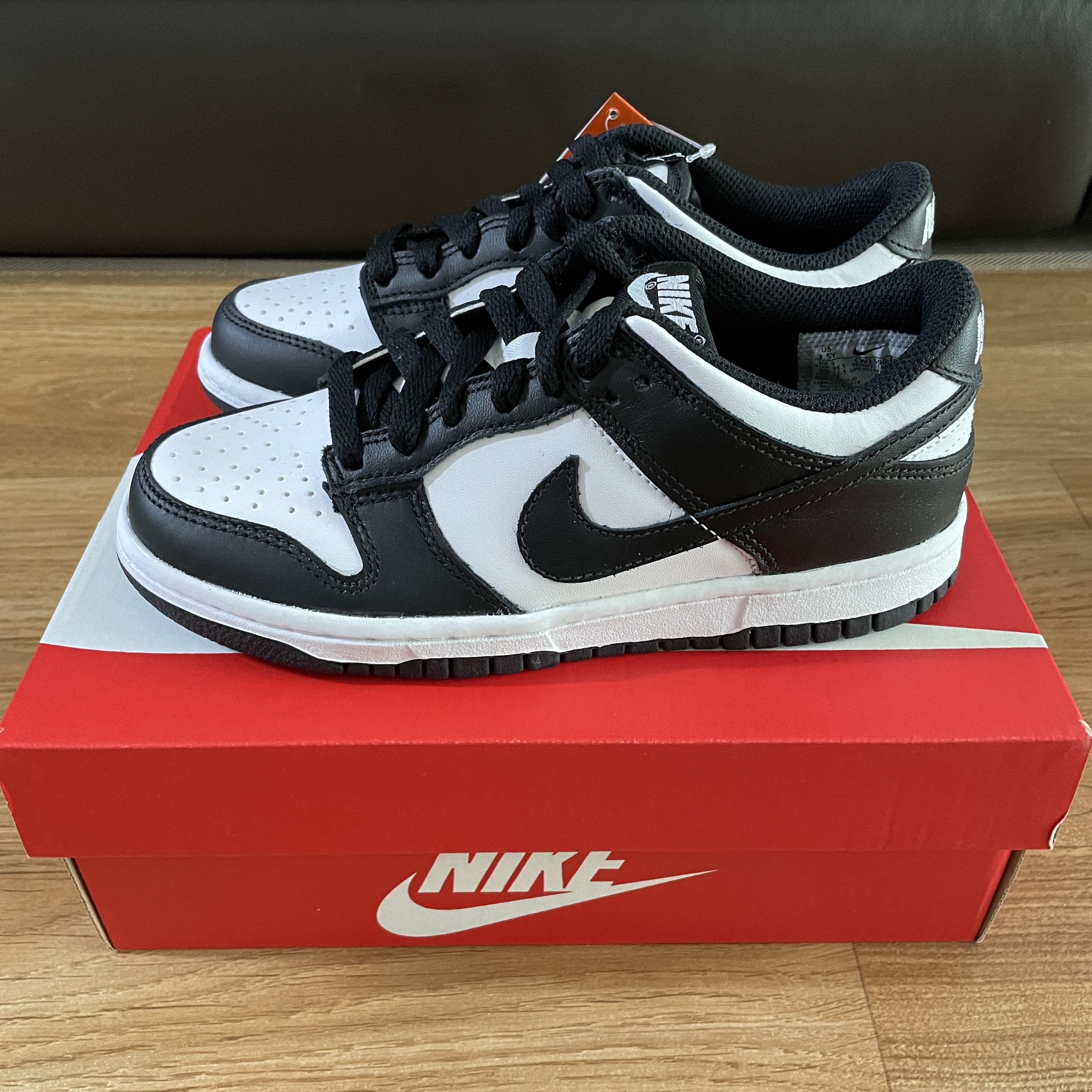 (GS) Nike Dunk Low Black 착용 스타일