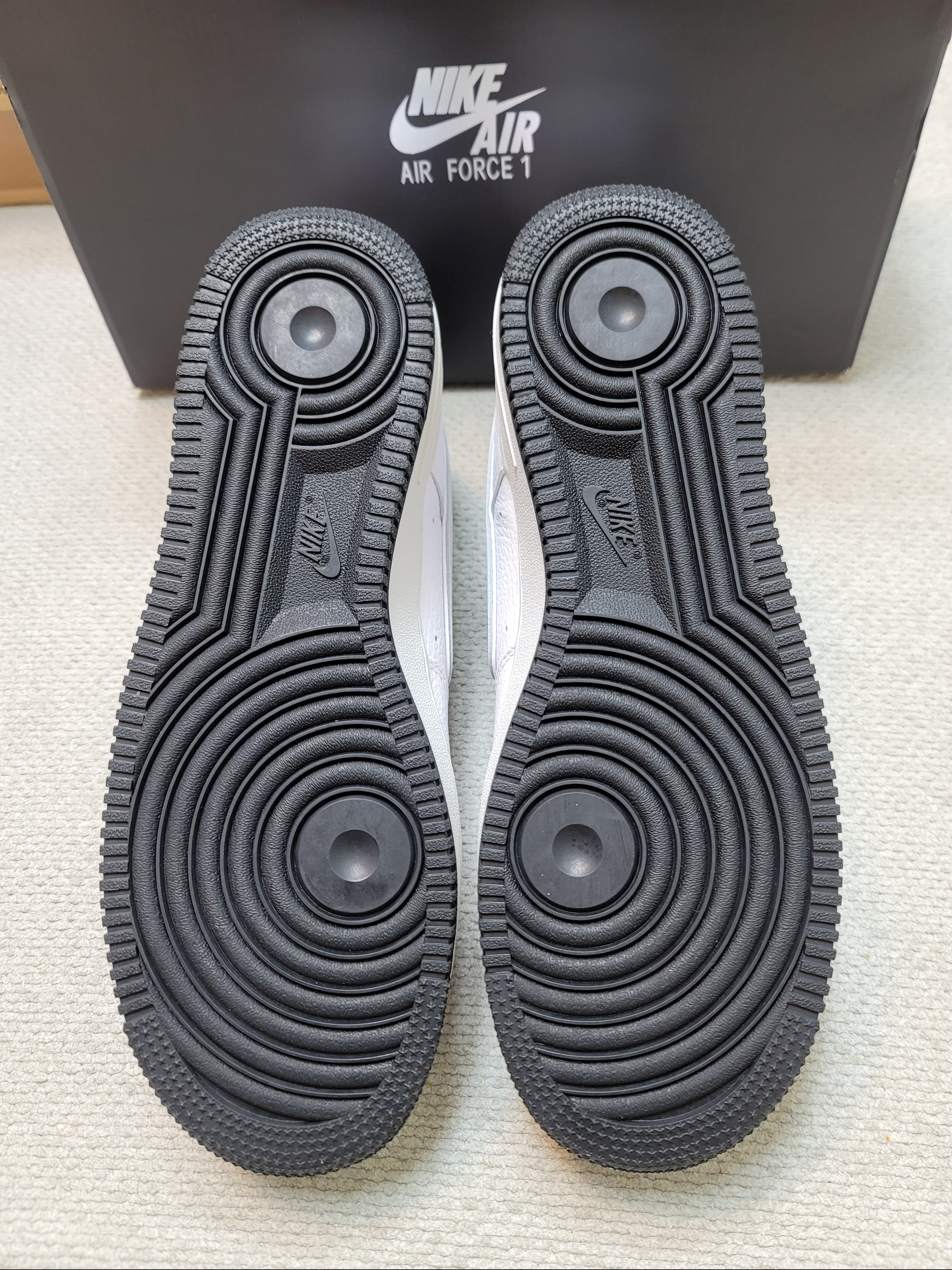 Nike Air Force 1 '07 LX Milky Stork 착용 스타일 - 4