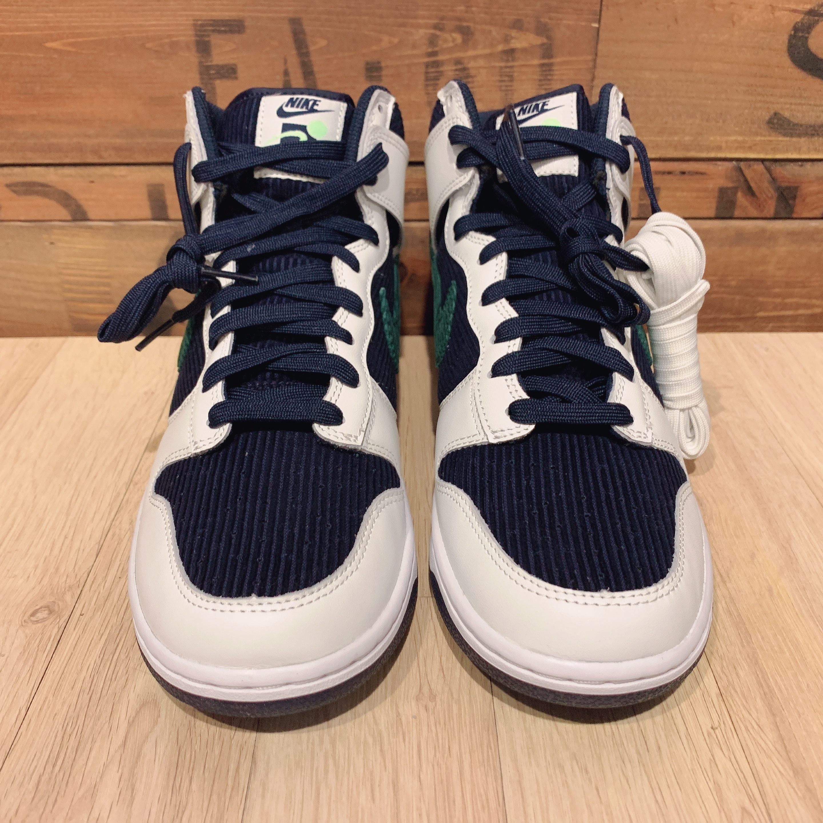 Nike Dunk High PRM EMB College Navy 착용 스타일 - 2