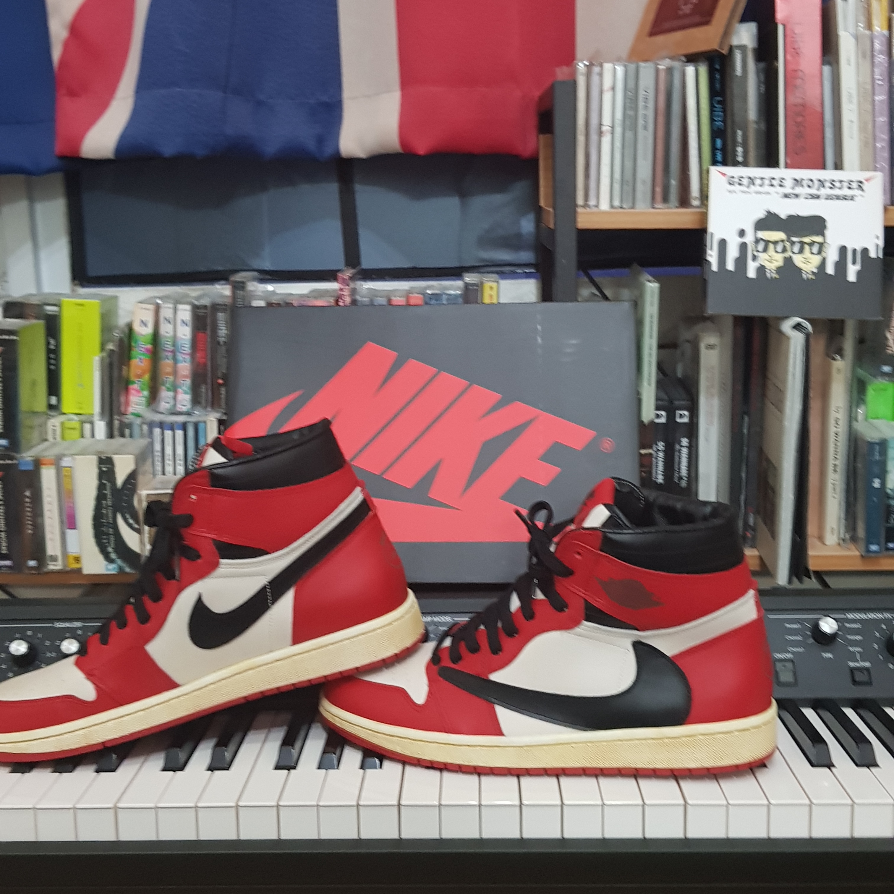 Jordan 1 Low White Red Black, Jordan 1 x Travis Scott Retro High OG SP Mocha 착용 스타일 - 5