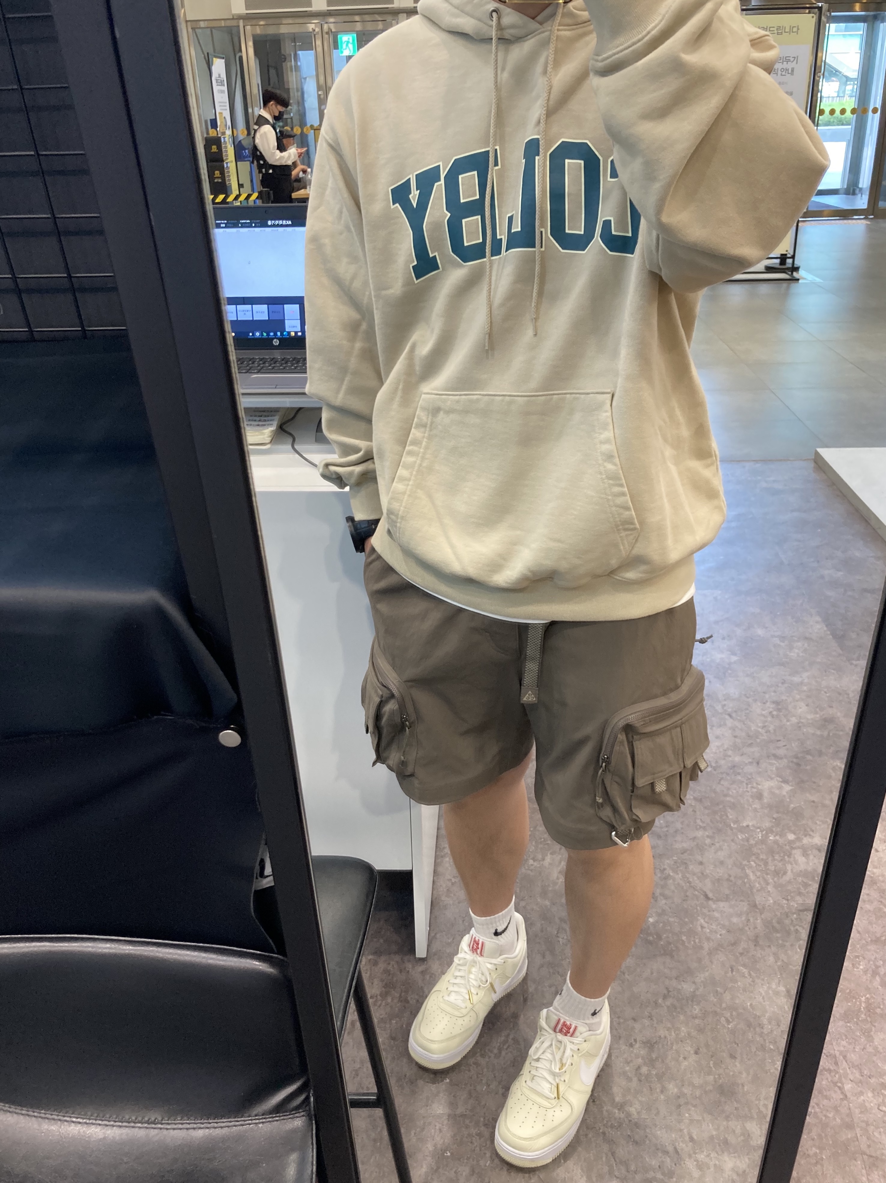 Nike Air Force 1 '07 PRM Popcorn, Nike ACG Cargo Shorts Ironstone - Asia 착용 스타일