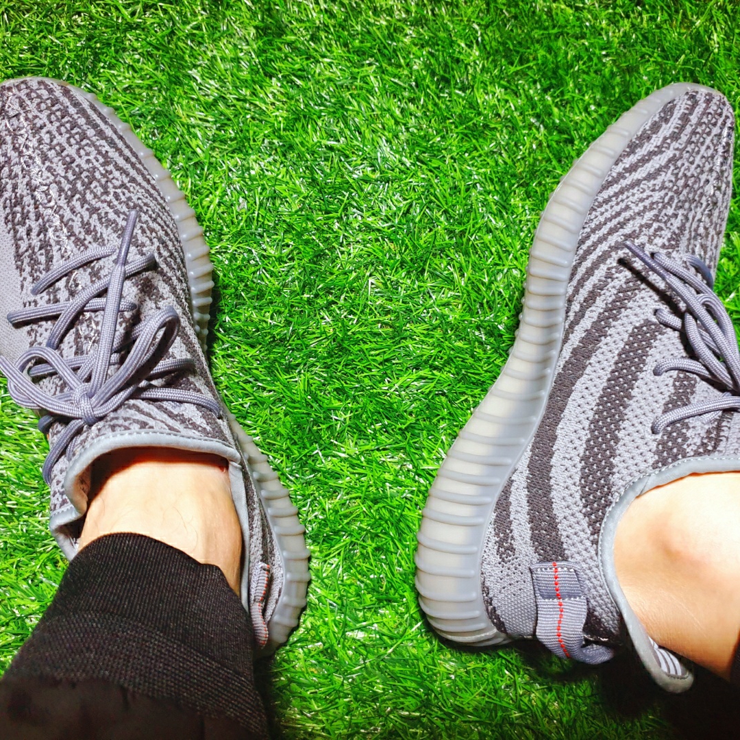 Adidas Yeezy Boost 350 V2 Beluga 2.0 착용 스타일 - 5