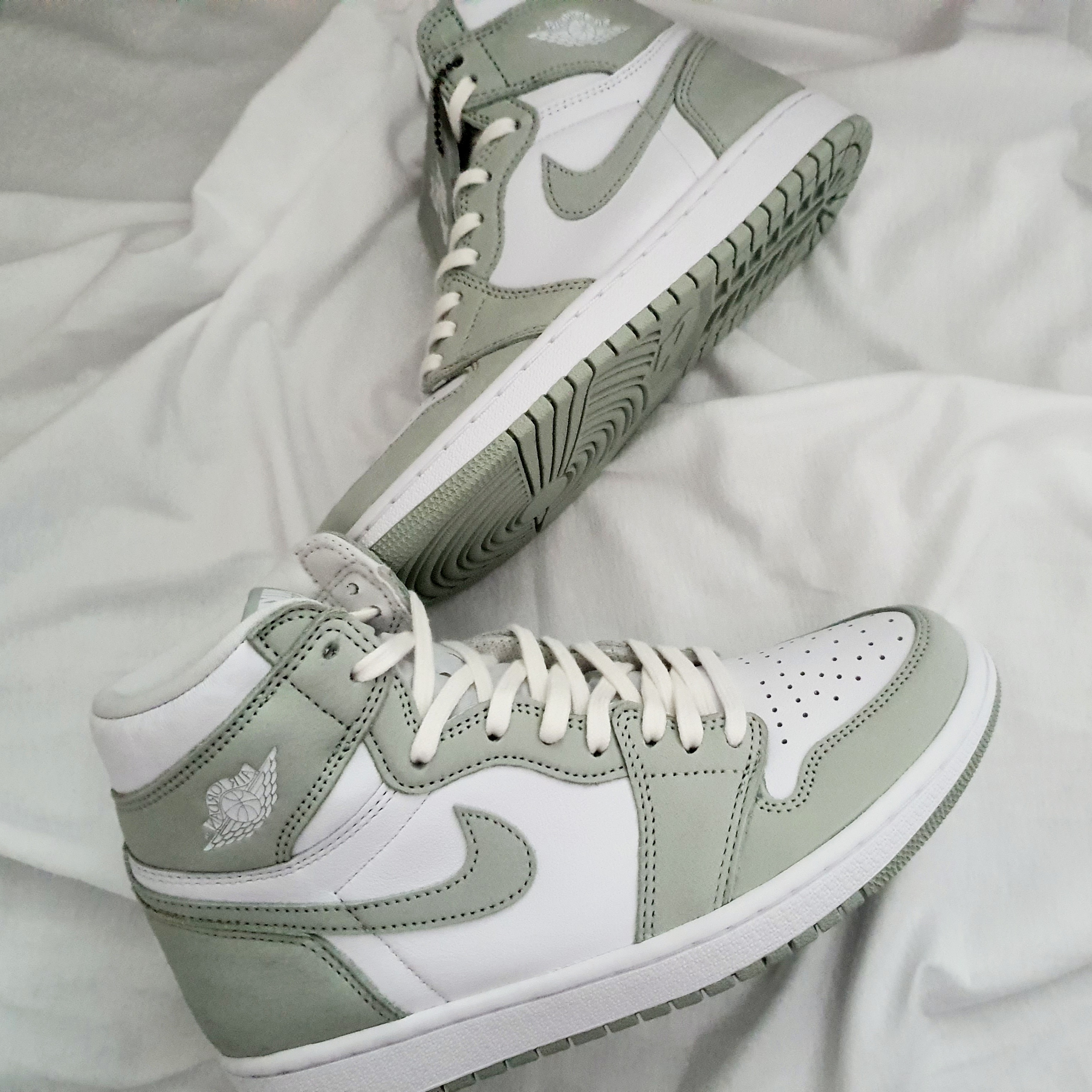 (W) Jordan 1 Retro High OG Seafoam 착용 스타일 - 2