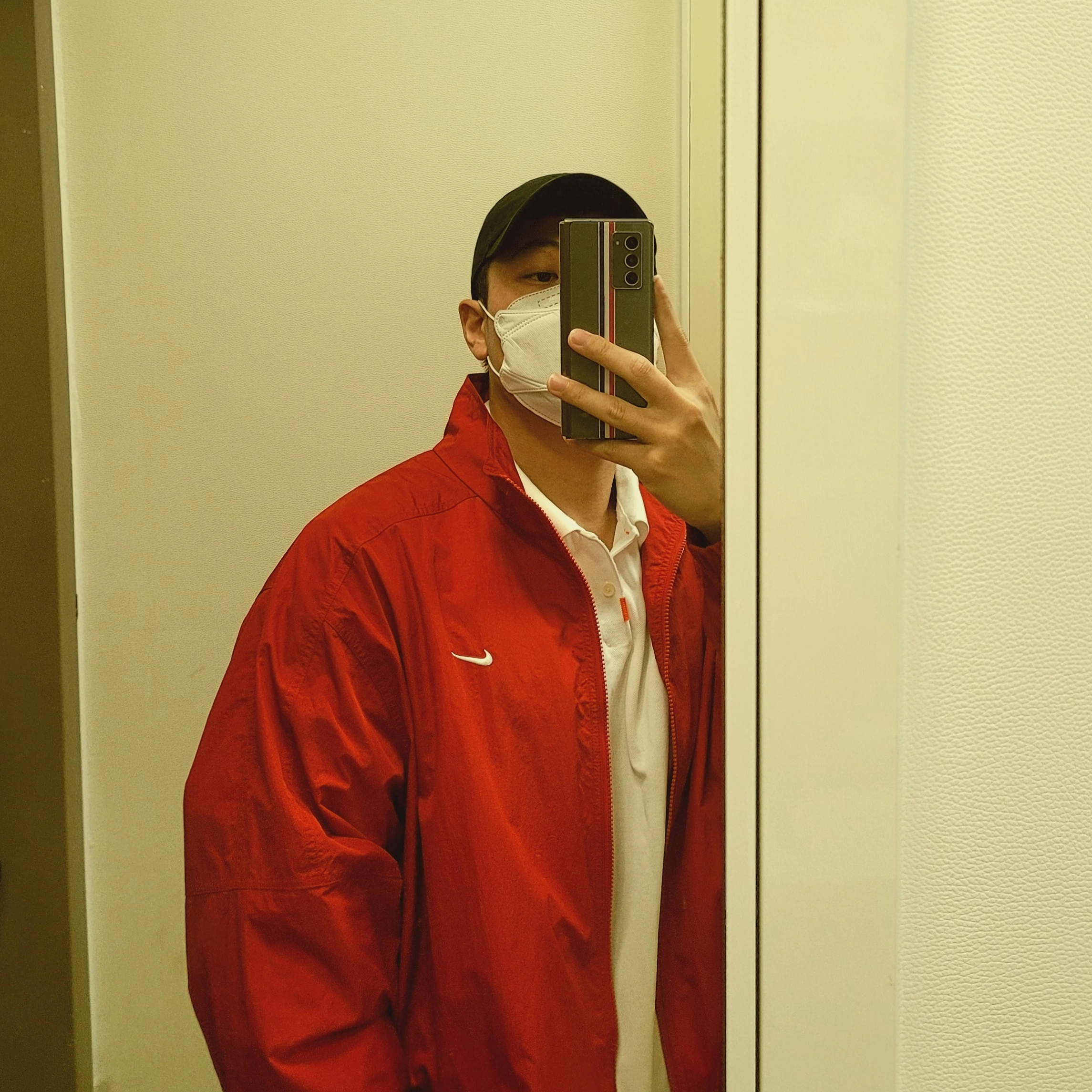 Nike NRG Track Jacket Gym Red 착용 스타일