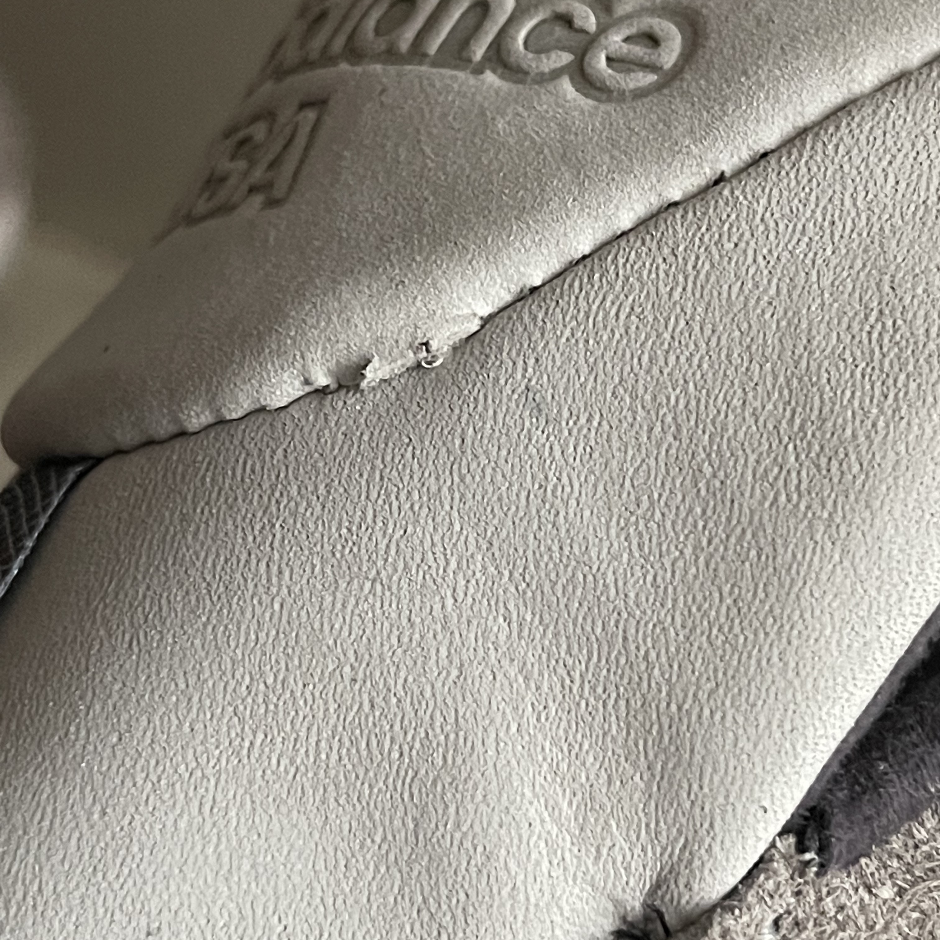 New Balance x Levi's 990v3 Grey (Levi's Tag) 착용 스타일 - 4