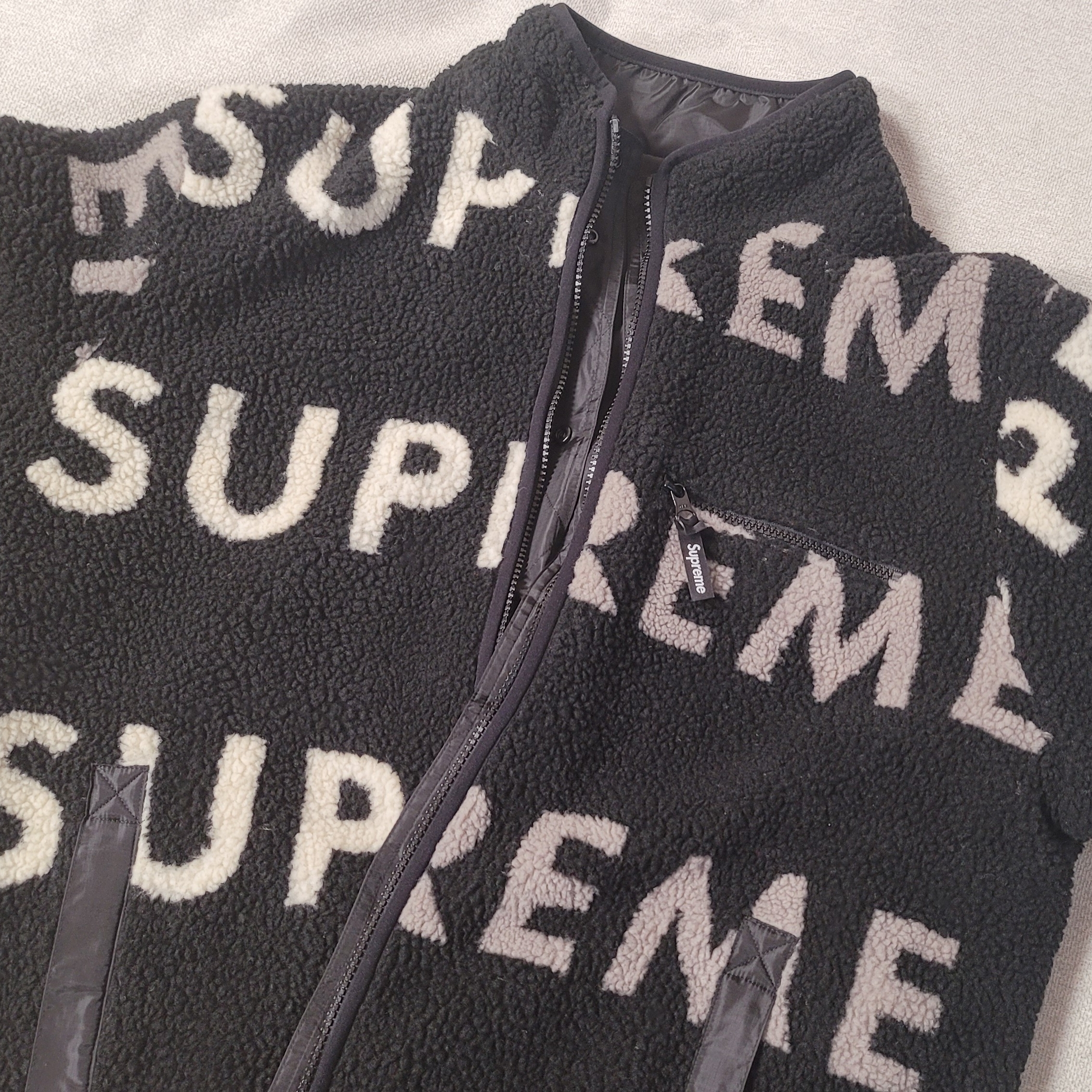Supreme Reversible Logo Fleece Jacket Black - 18FW 착용 스타일 - 1