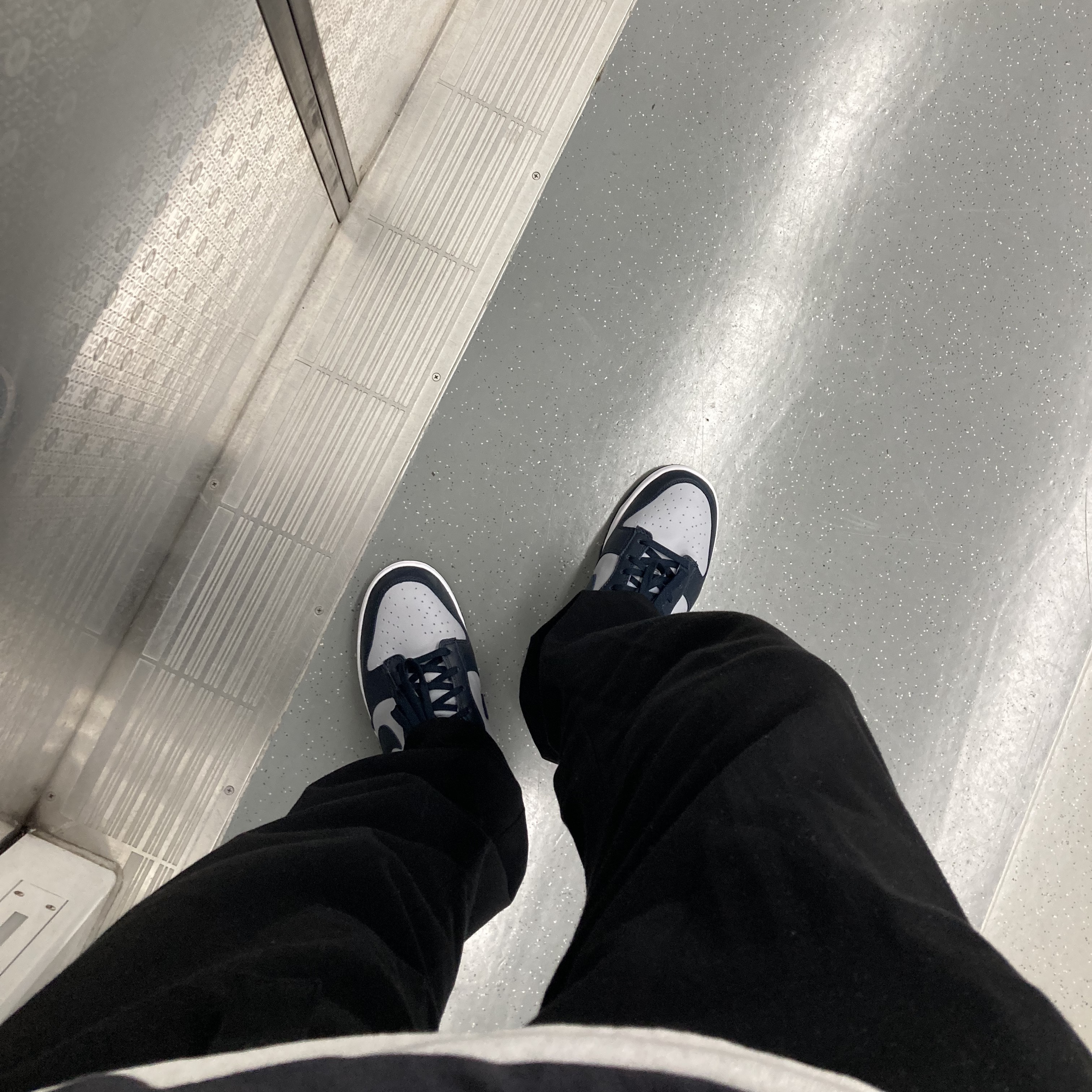 Nike Dunk Low Retro Championship Grey 착용 스타일
