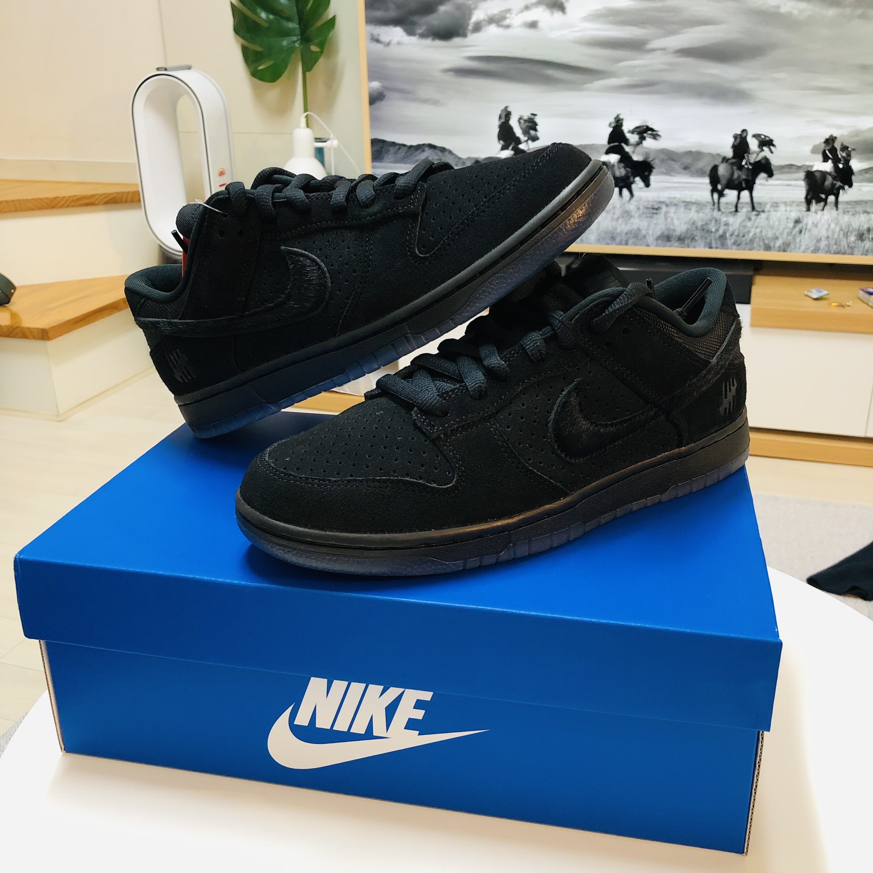 Nike x Undefeated Dunk Low SP 5 On It Black 착용 스타일