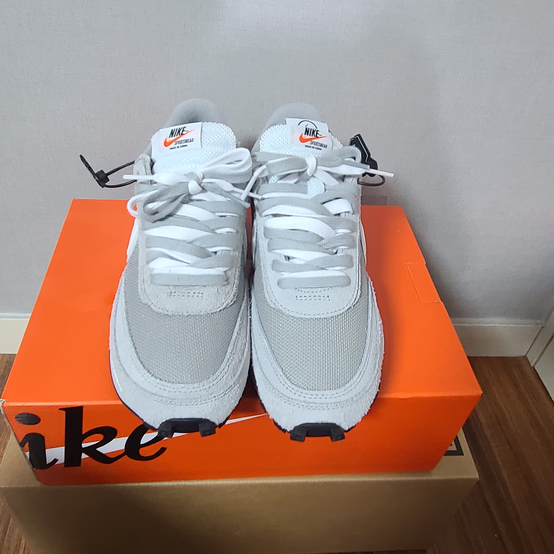 Nike x Sacai x Fragment LDWaffle Light Smoke Grey 착용 스타일 - 4