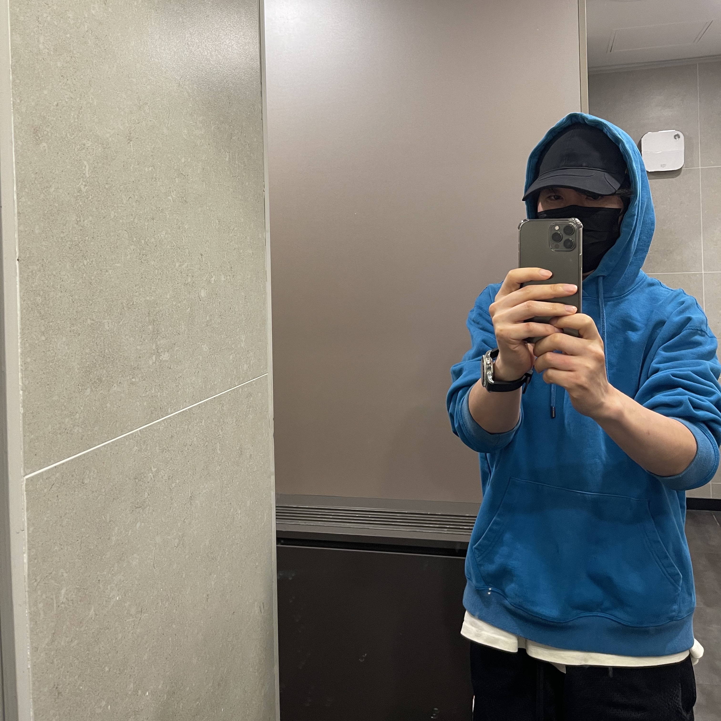 Nike x Drake Nocta Essential Cap Black, Nike x Fear of God Basketball Shorts Off Noir 착용 스타일