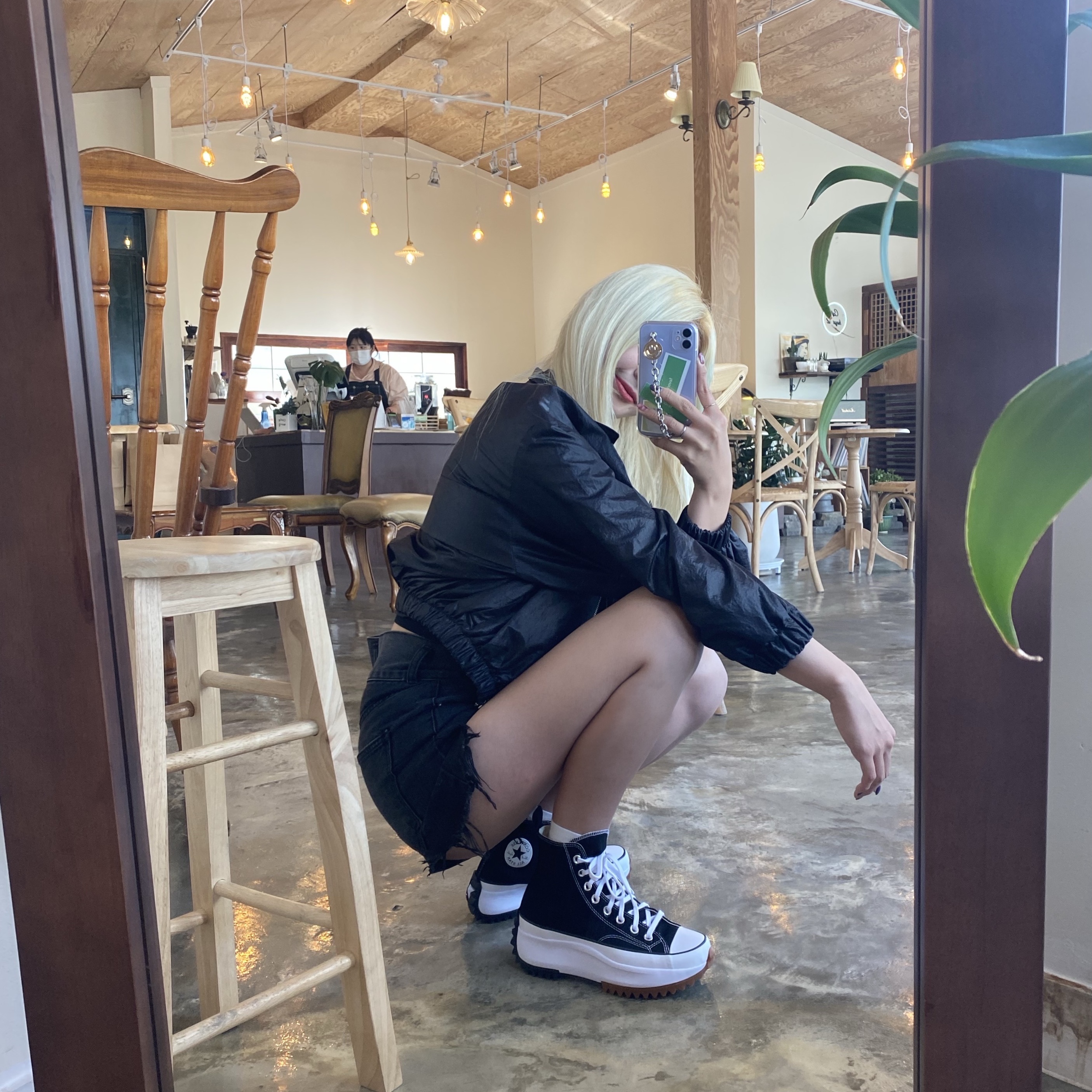 Converse Run Star Hike Hi Black White Gum 착용 스타일 - 1