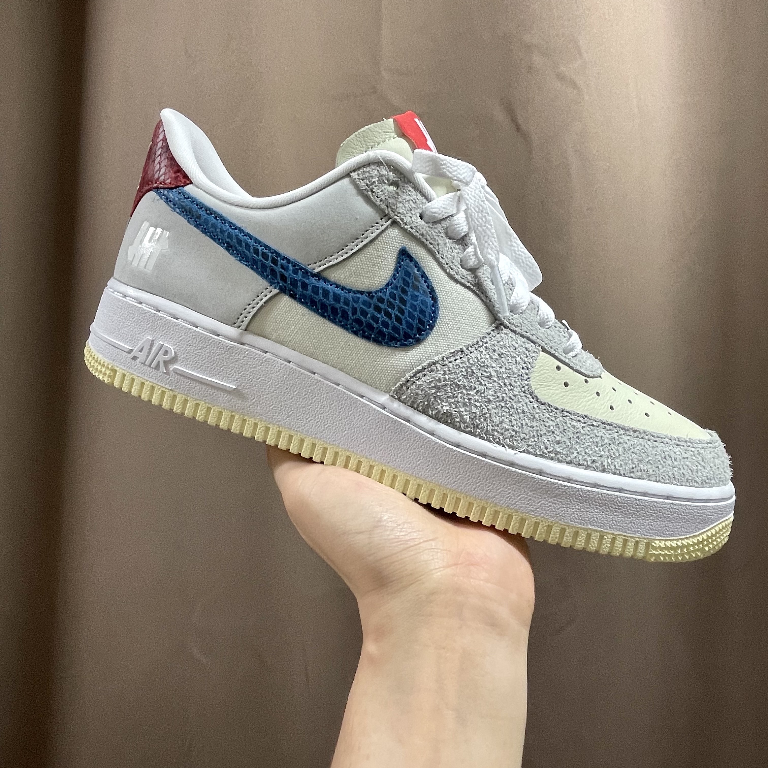 Nike x Undefeated Air Force 1 Low SP 5 On It 착용 스타일 - 1