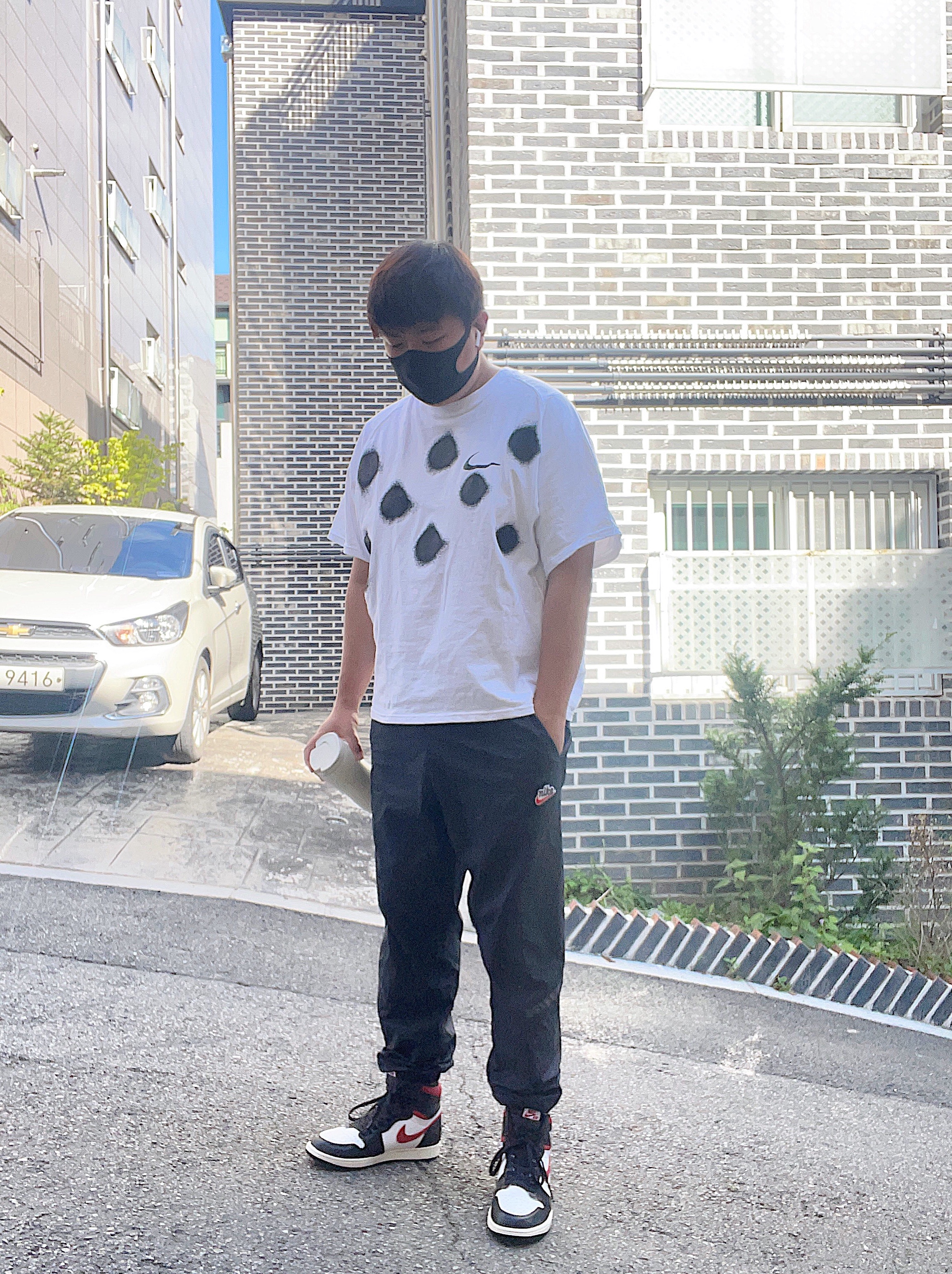 Nike x Off-White NRG Short Sleeve T-Shirt White, Jordan 1 Retro High OG Gym Red 착용 스타일