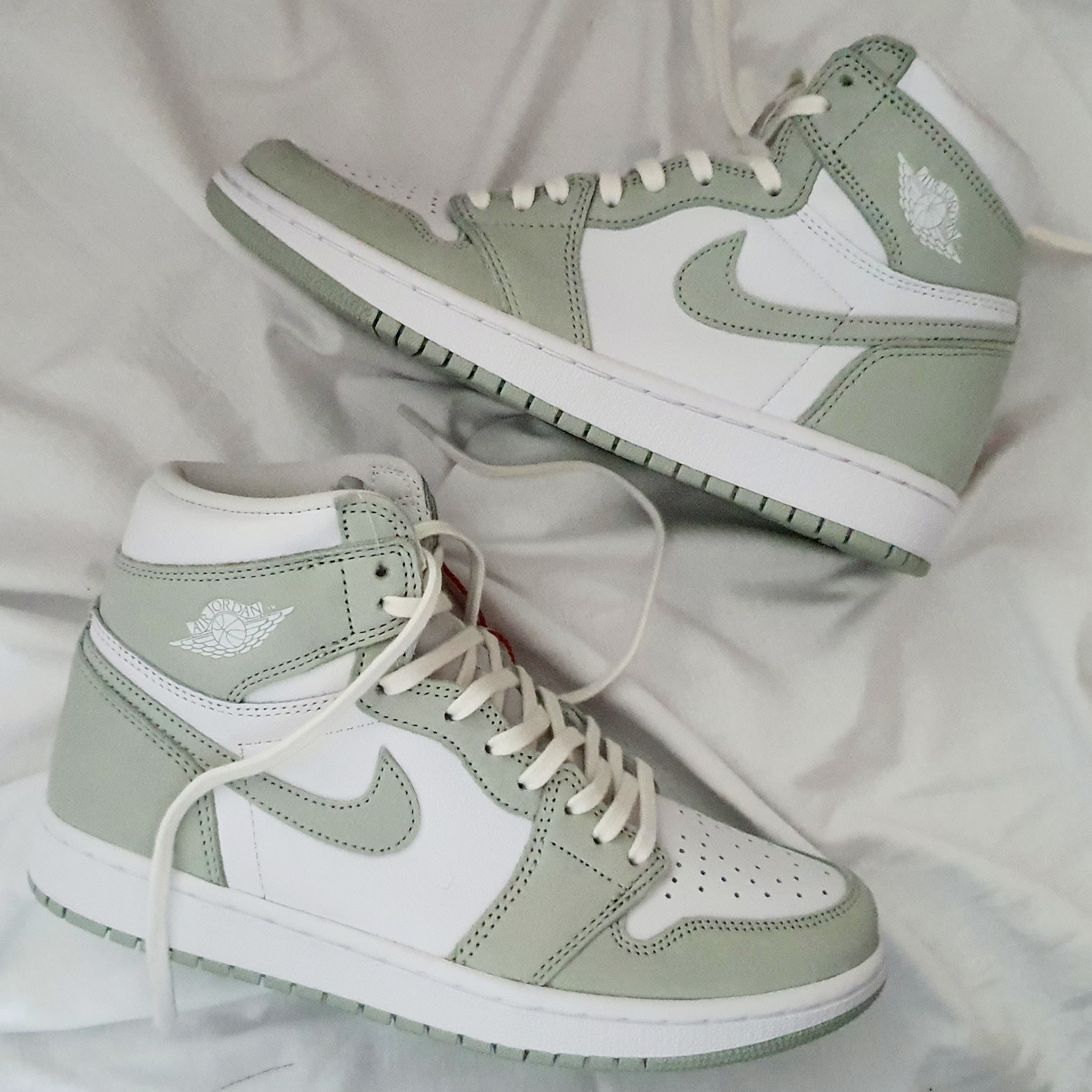(W) Jordan 1 Retro High OG Seafoam 착용 스타일 - 1
