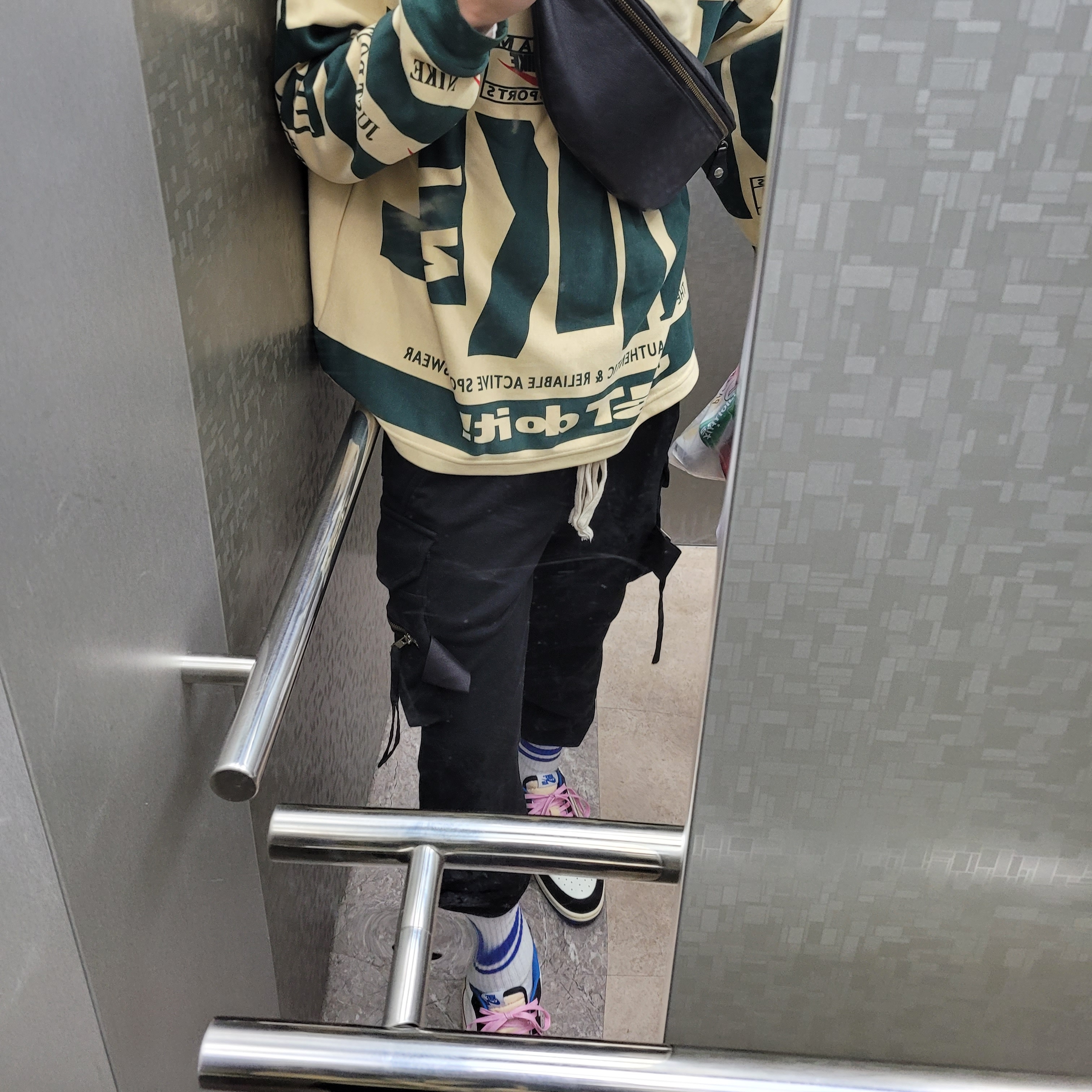 Jordan 1 x Travis Scott x Fragment Retro Low OG SP Military Blue, Nike x Cactus Plant Flea Market Long Sleeve Polo Natural - Asia 착용 스타일