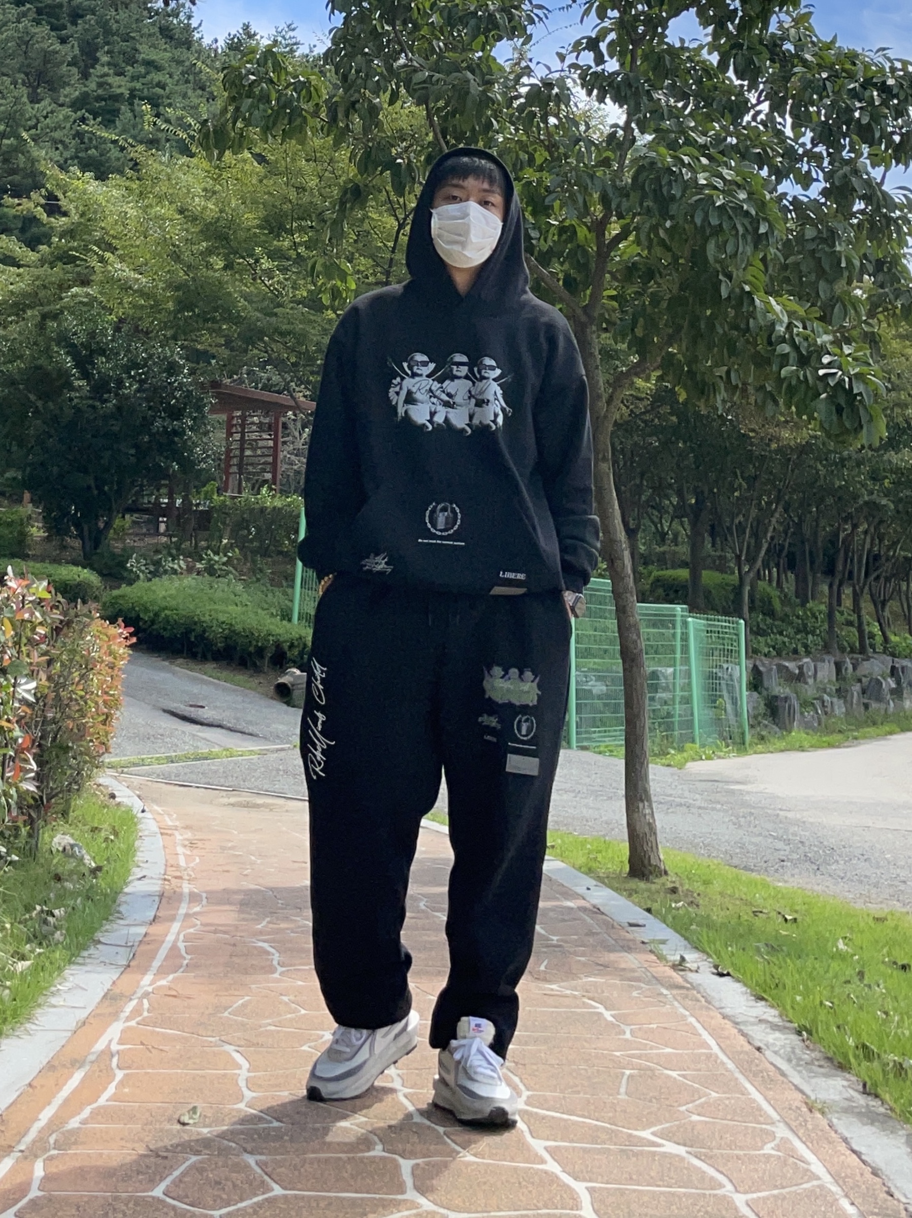 Nike x Sacai LDWaffle Summit White 착용 스타일 - 1