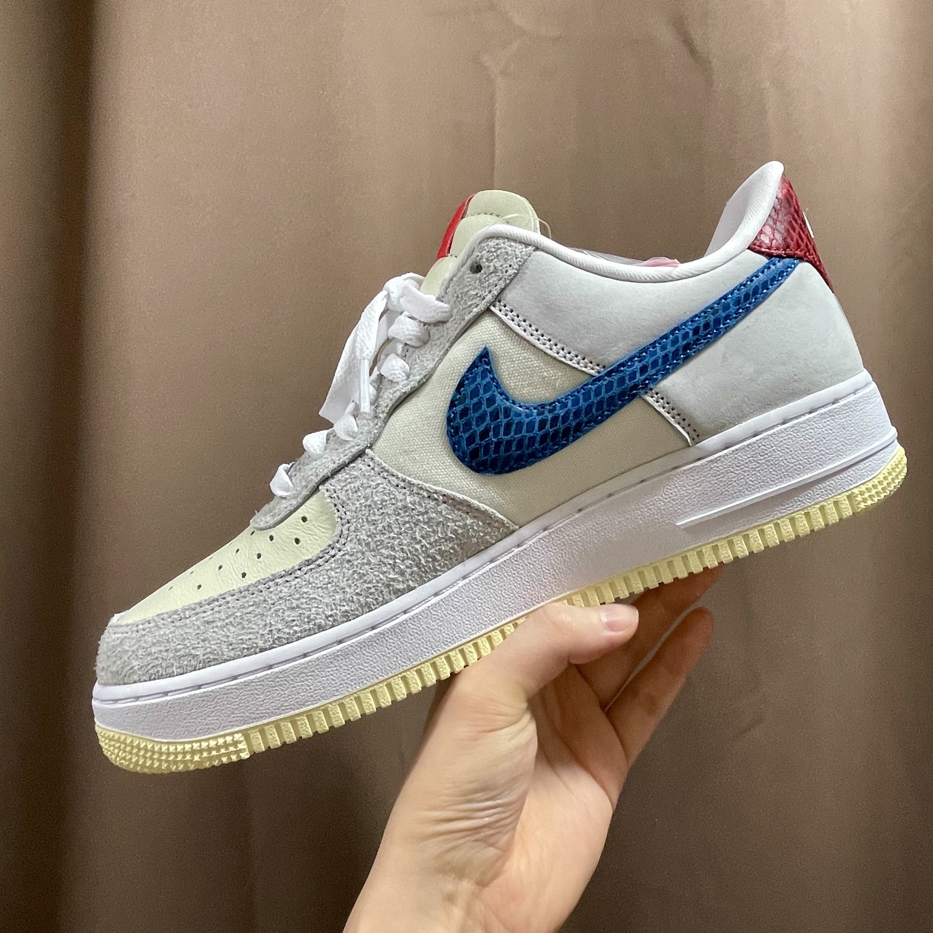 Nike x Undefeated Air Force 1 Low SP 5 On It 착용 스타일 - 2