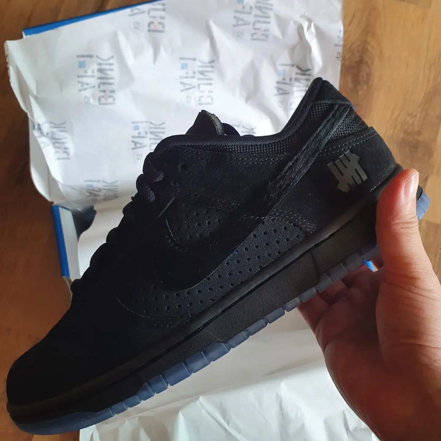 Nike x Undefeated Dunk Low SP 5 On It Black 착용 스타일 - 2