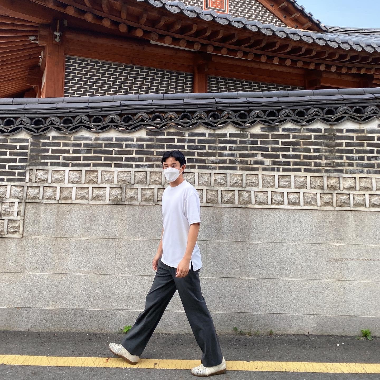 (W) Maison Margiela Replica Paint Drop Sneakers Grey 착용 스타일