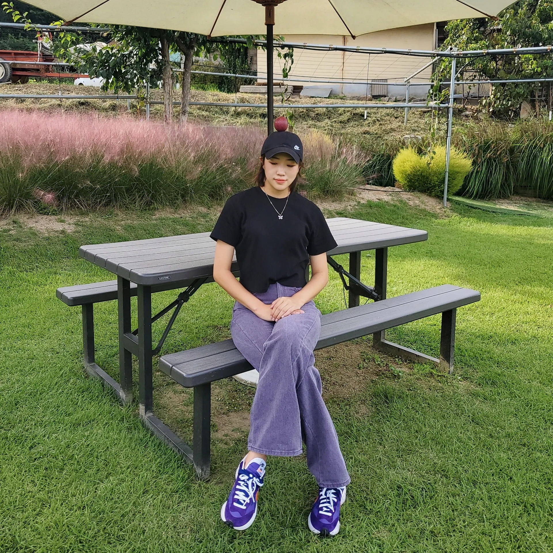 Nike x Sacai VaporWaffle Dark Iris 착용 스타일