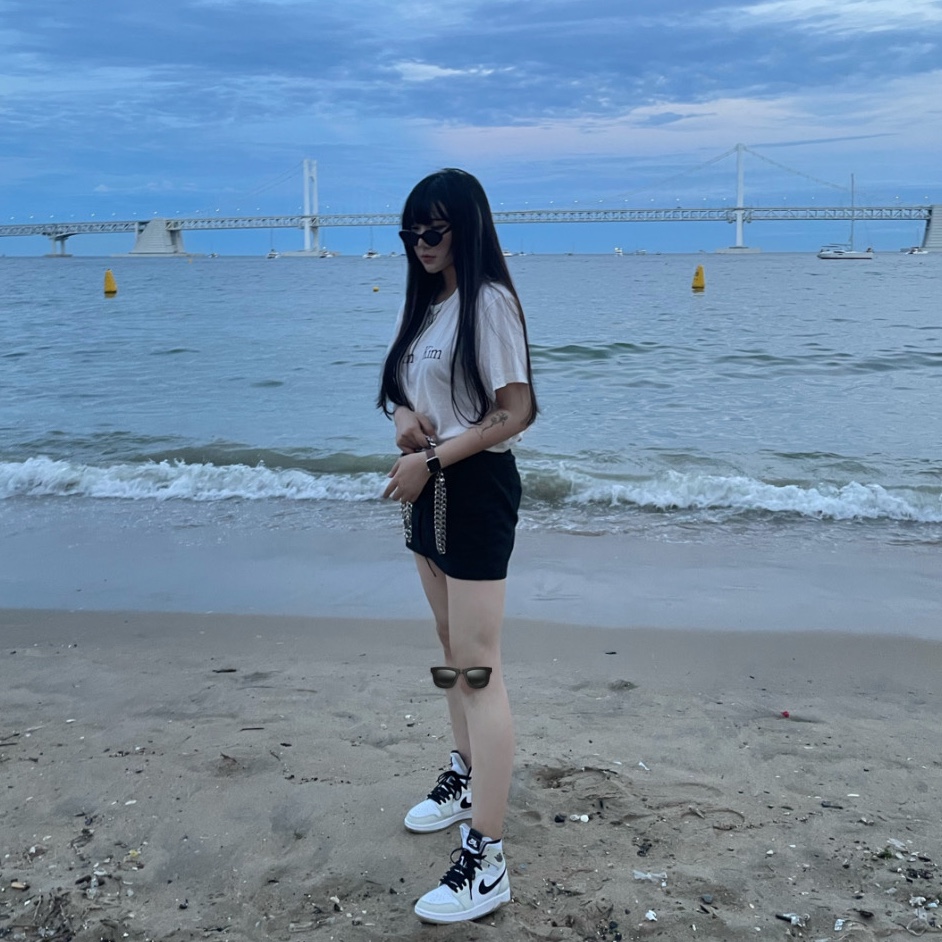 (W) Jordan 1 Zoom Air CMFT Light Bone 착용 스타일 - 2