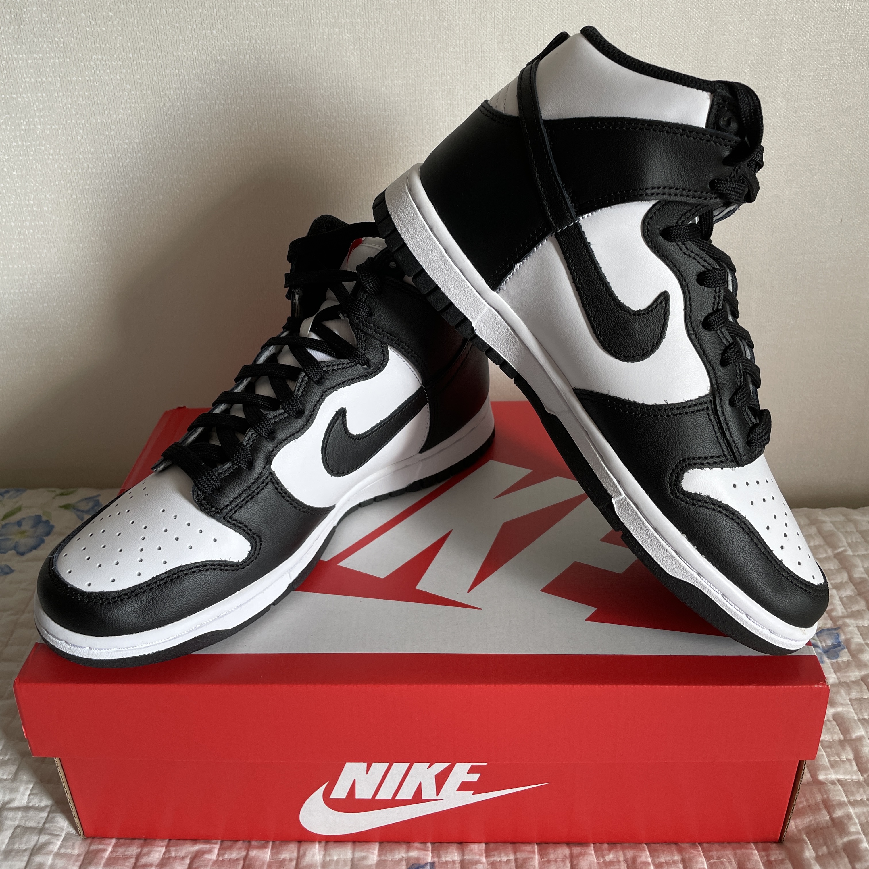 (W) Nike Dunk High Black and White 착용 스타일