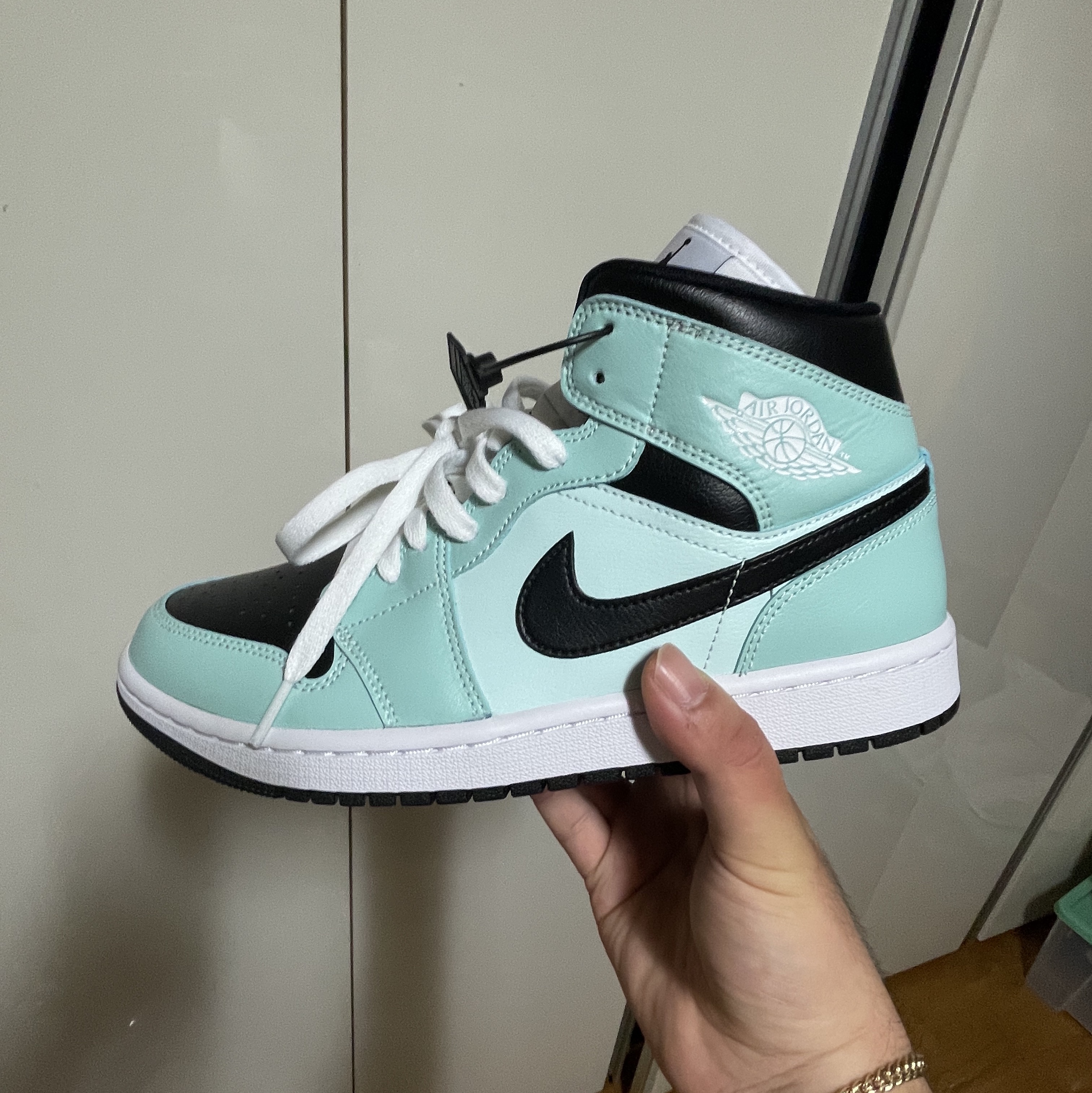 (W) Jordan 1 Mid Teal Tint 착용 스타일 - 1