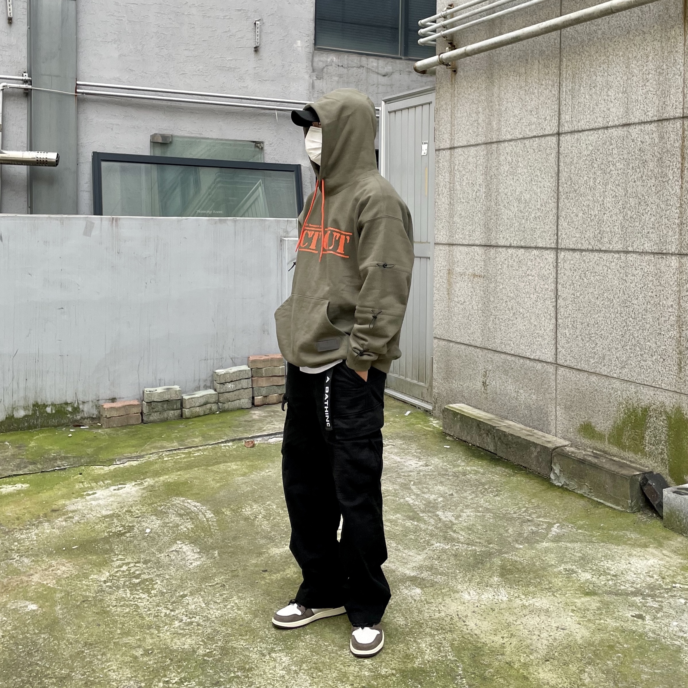 Jordan 1 x Travis Scott Retro High OG SP Mocha 착용 스타일