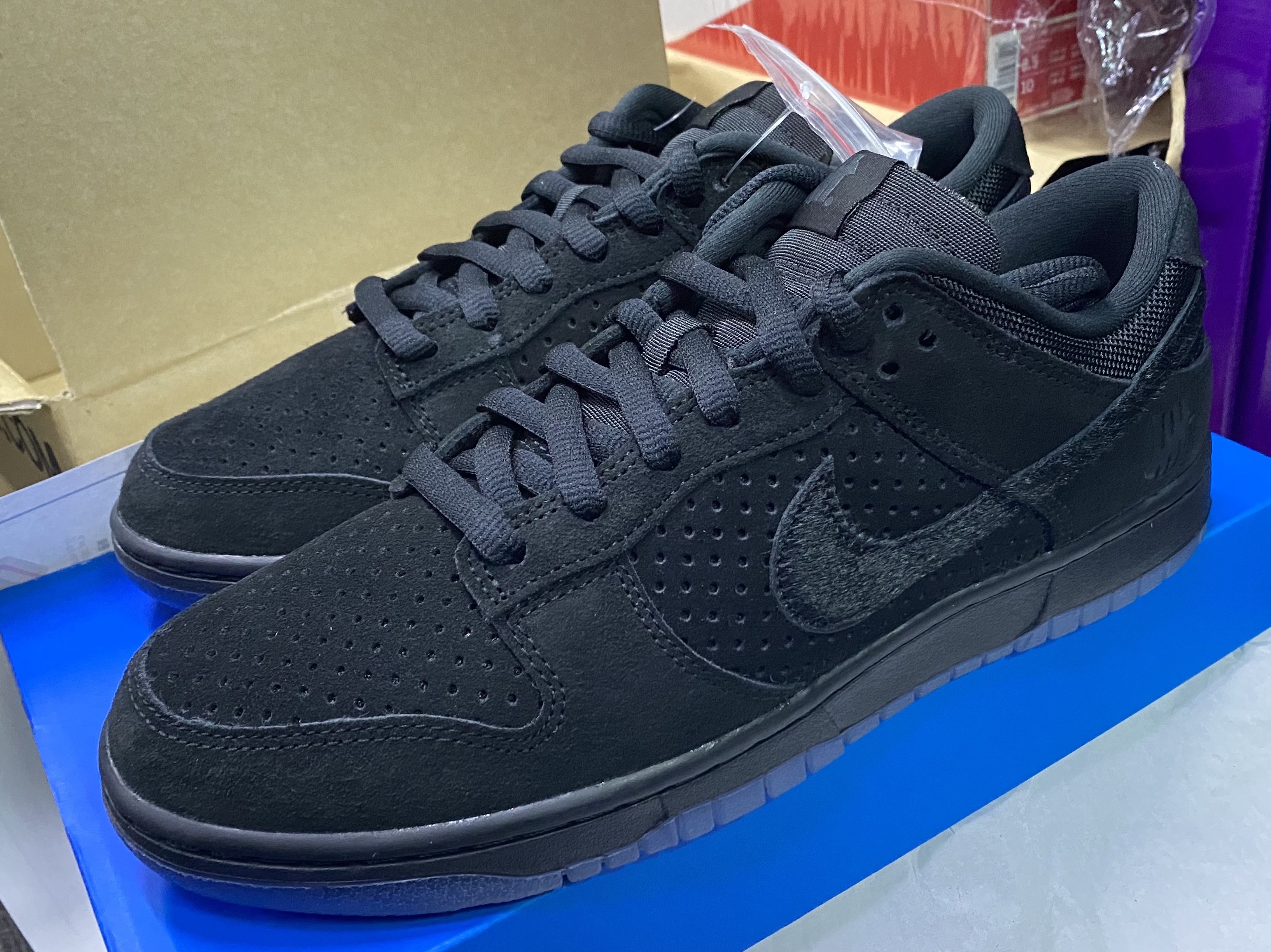 Nike x Undefeated Dunk Low SP 5 On It Black 착용 스타일 - 1
