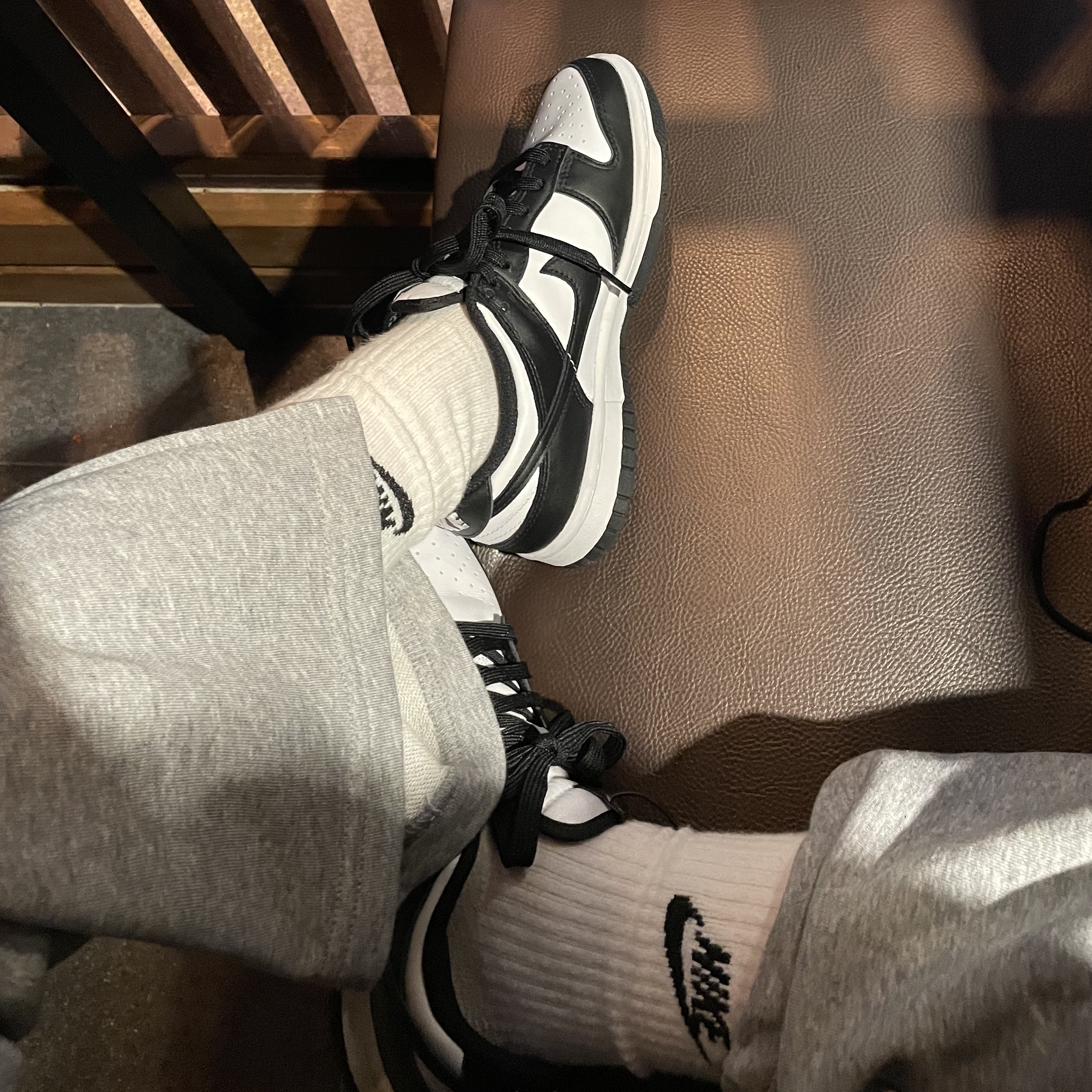 (W) Nike Dunk Low Black 착용 스타일