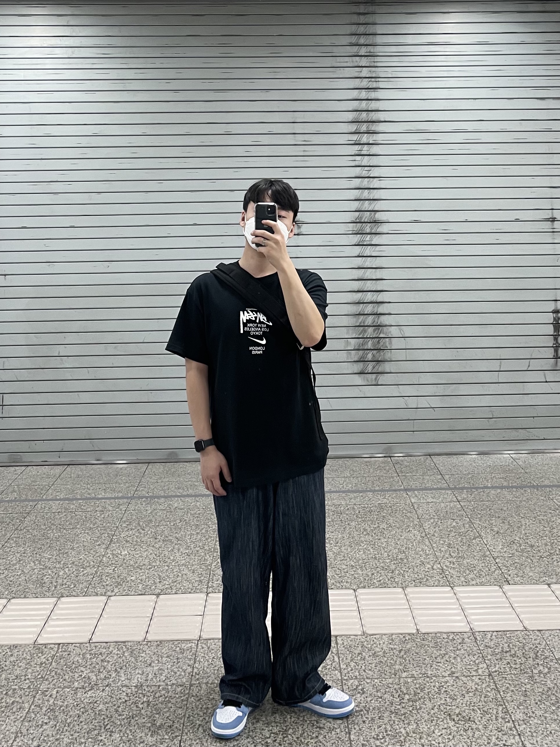 Jordan 1 Retro High OG University Blue, Nike x Stussy WT T-Shirt Black - Asia 착용 스타일