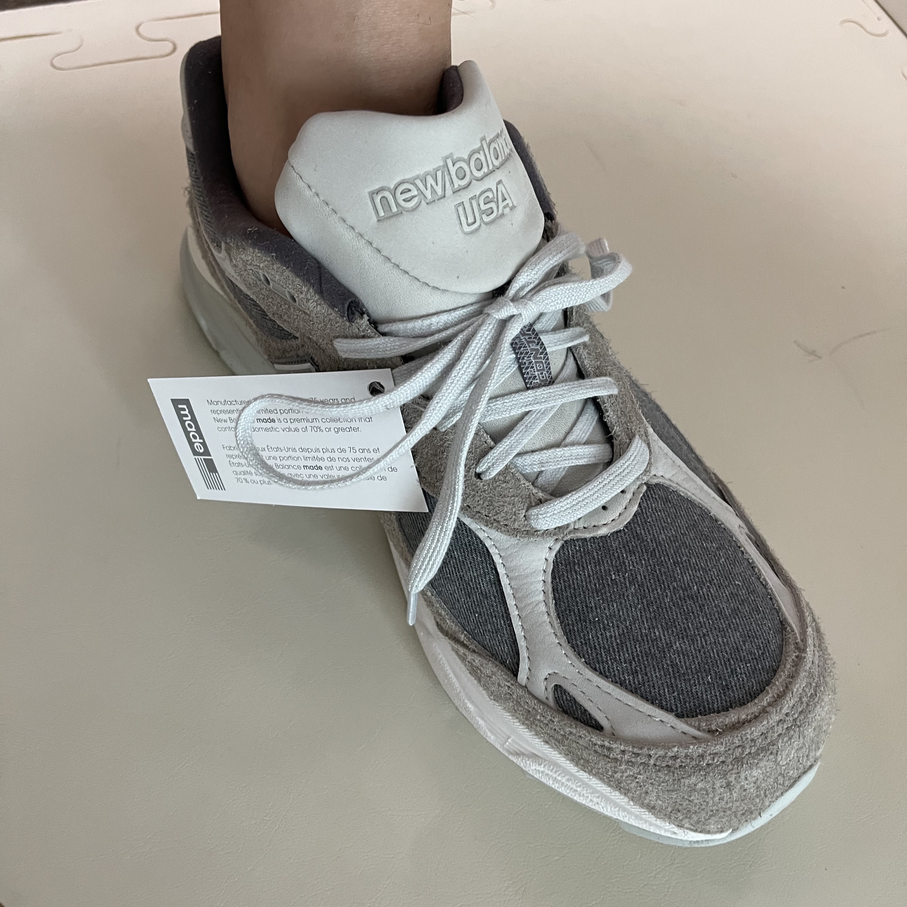 New Balance x Levi's 990v3 Grey (Levi's Tag) 착용 스타일 - 1
