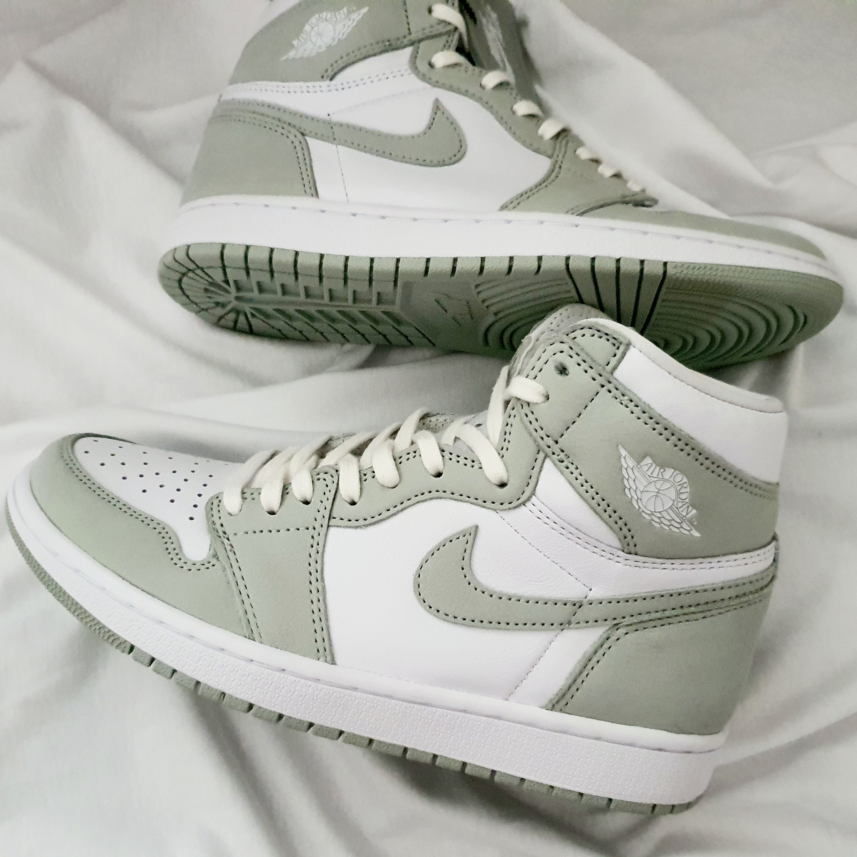 (W) Jordan 1 Retro High OG Seafoam 착용 스타일 - 3