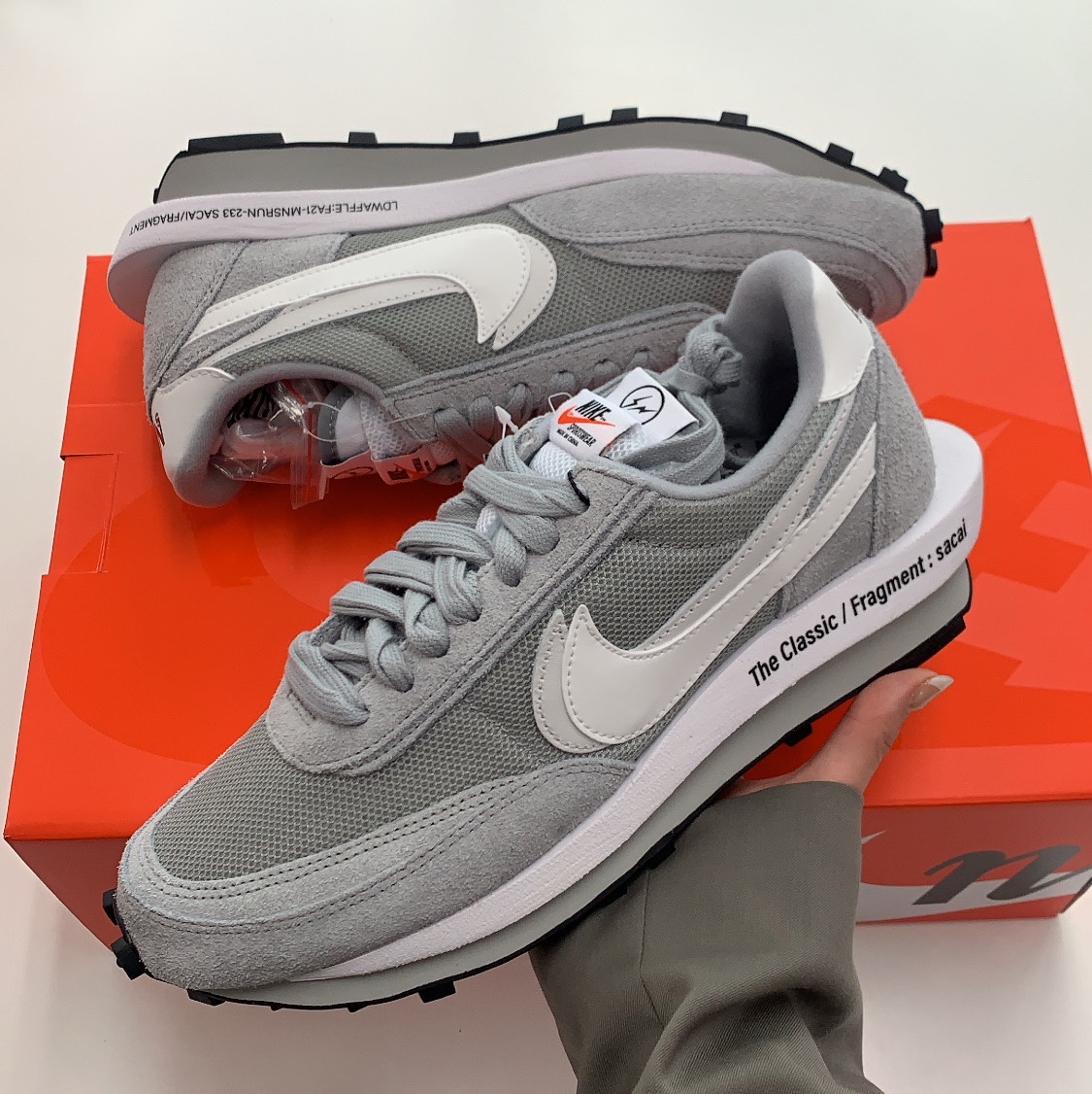 Nike x Sacai x Fragment LDWaffle Light Smoke Grey 착용 스타일 - 1