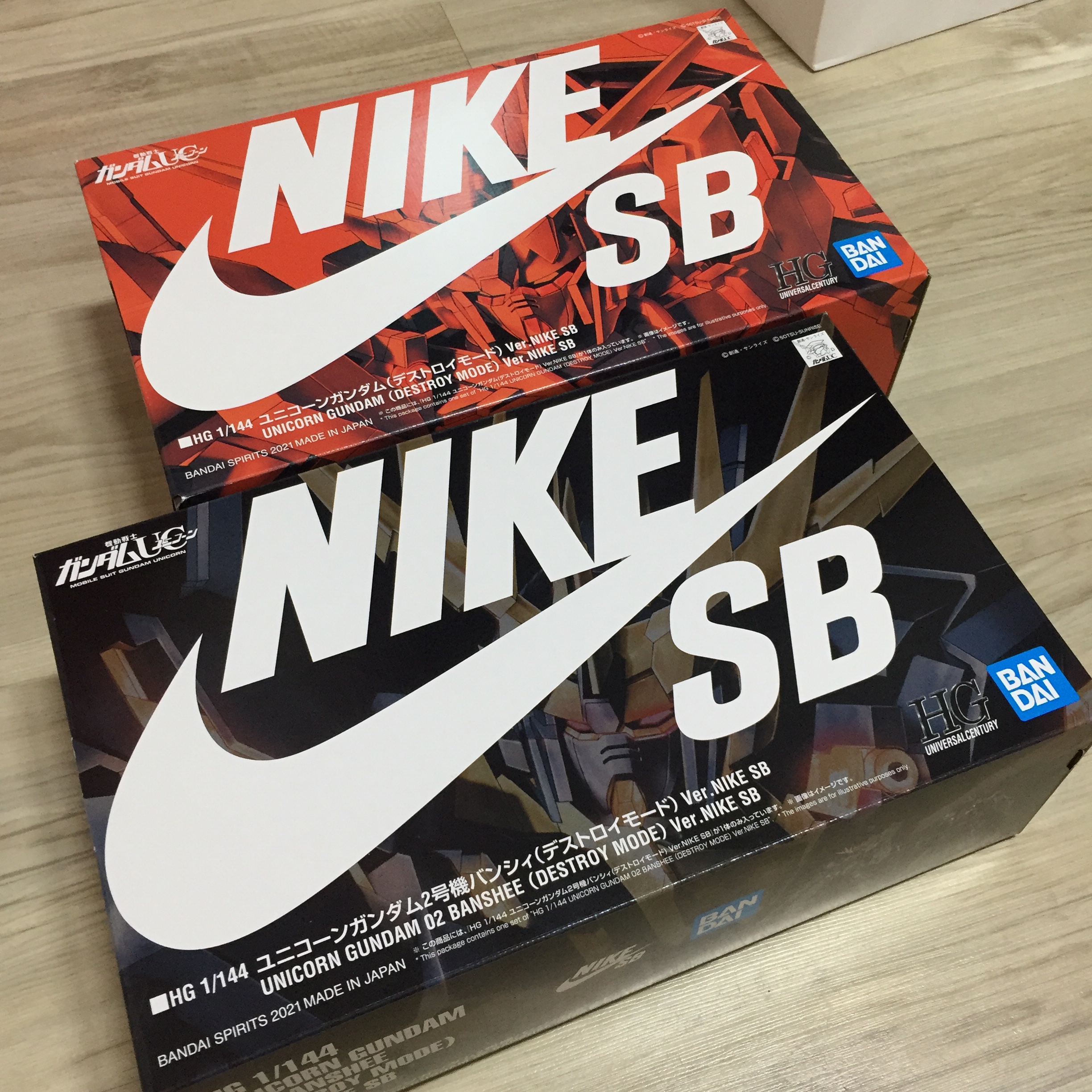Bandai x Nike SB HG Unicorn Gundam & HG Unicorn 02 Banshee Set (Destroy Mode) 착용 스타일
