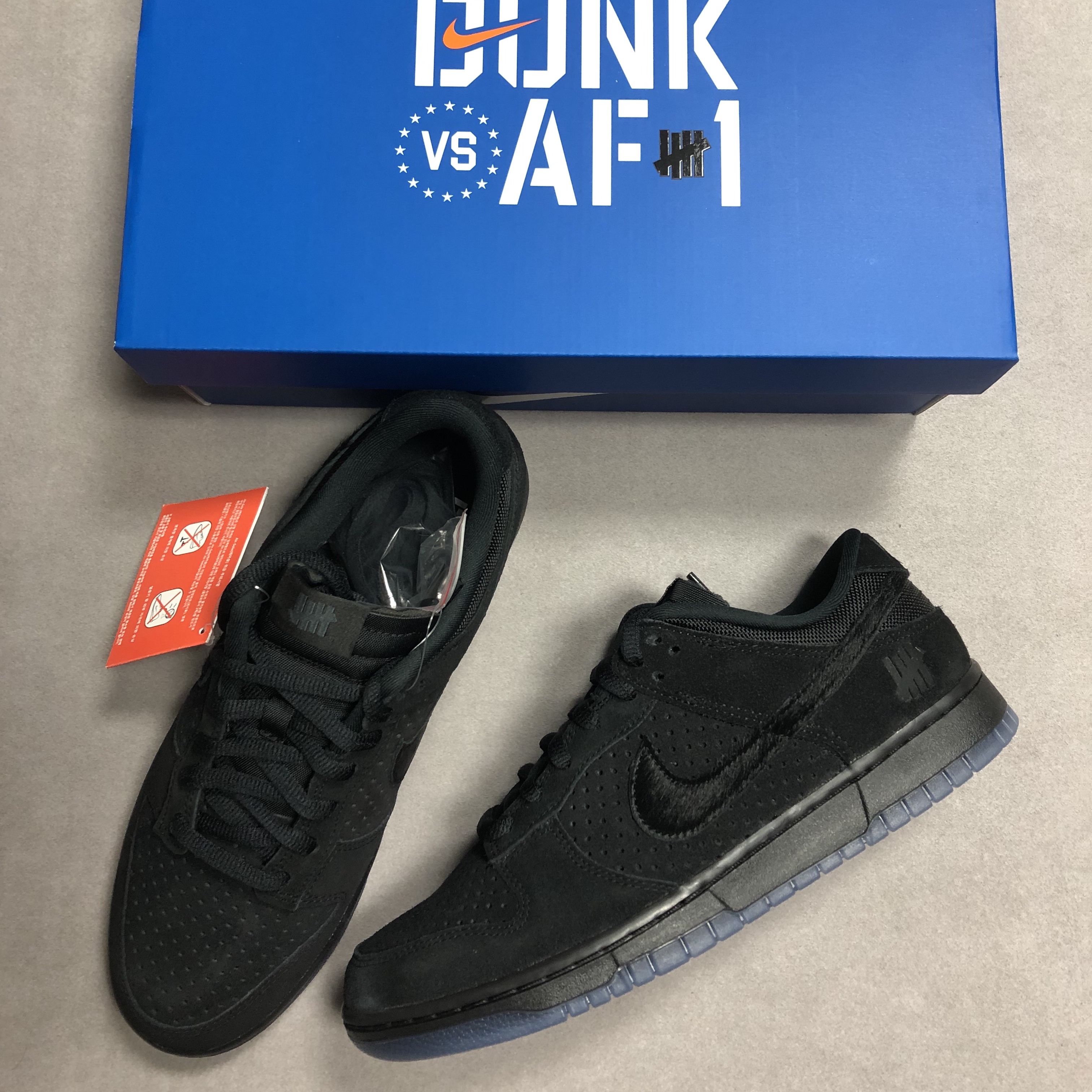 Nike x Undefeated Dunk Low SP 5 On It Black 착용 스타일