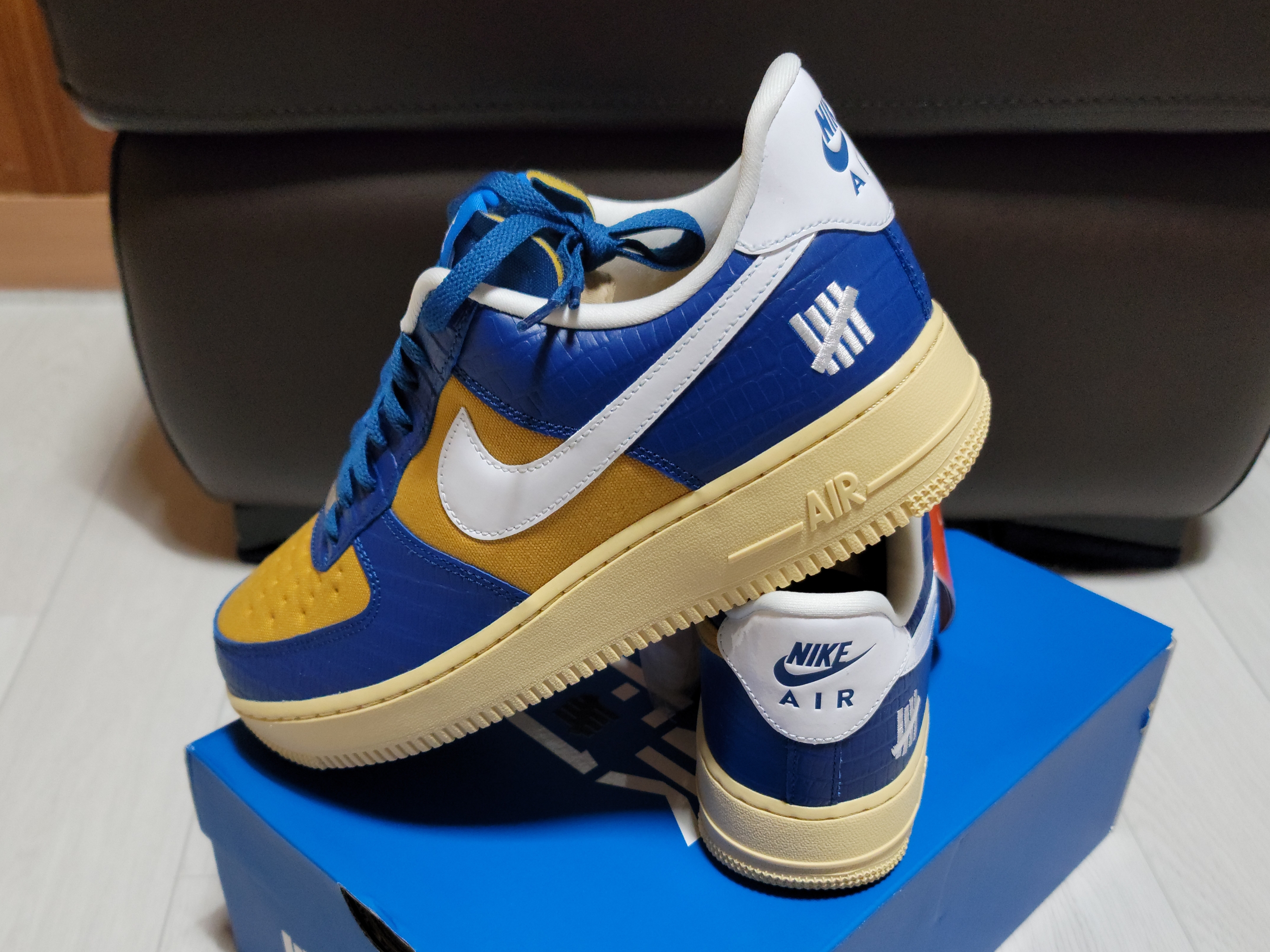 Nike x Undefeated Air Force 1 Low SP 5 On It Court Blue 착용 스타일 - 4