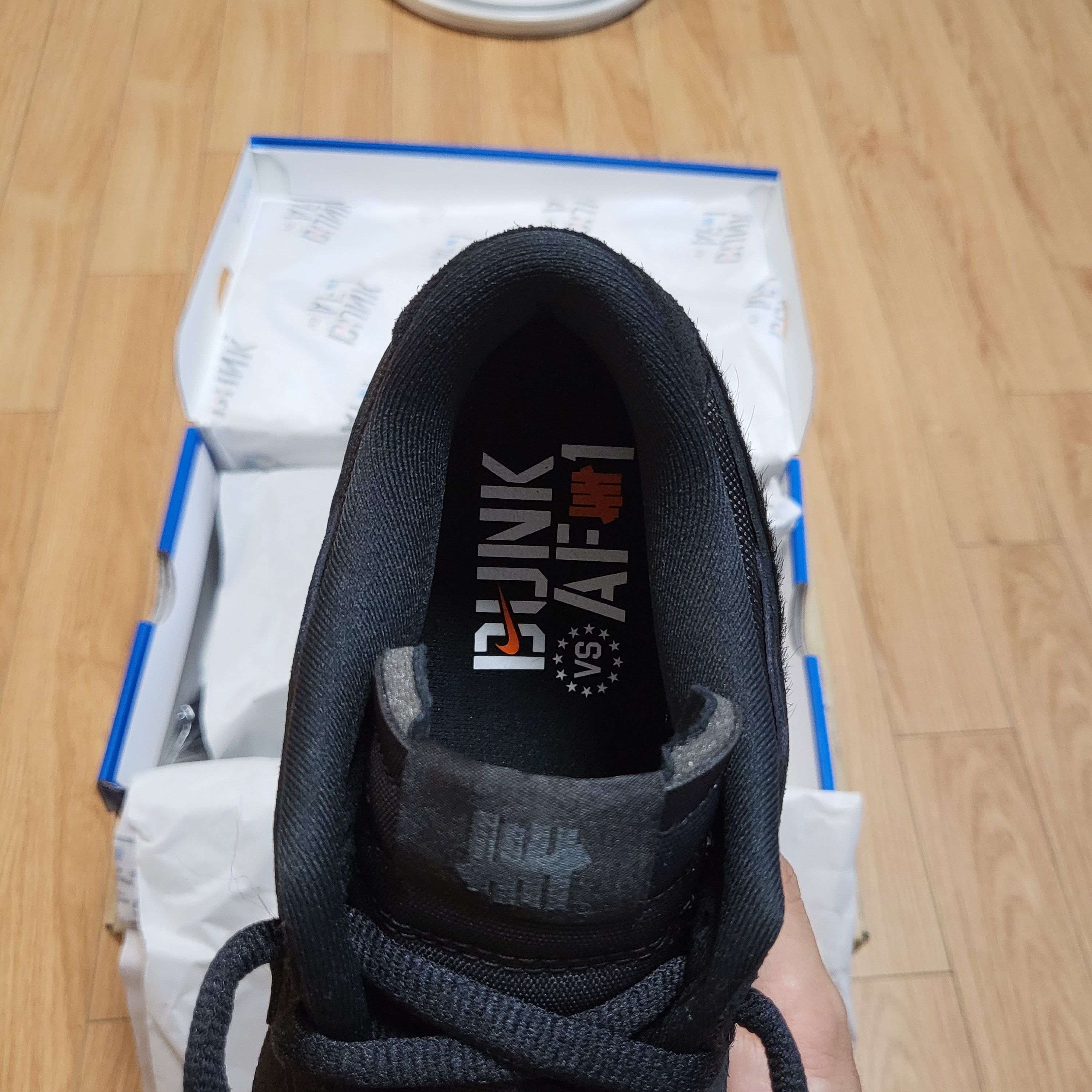 Nike x Undefeated Dunk Low SP 5 On It Black 착용 스타일 - 2