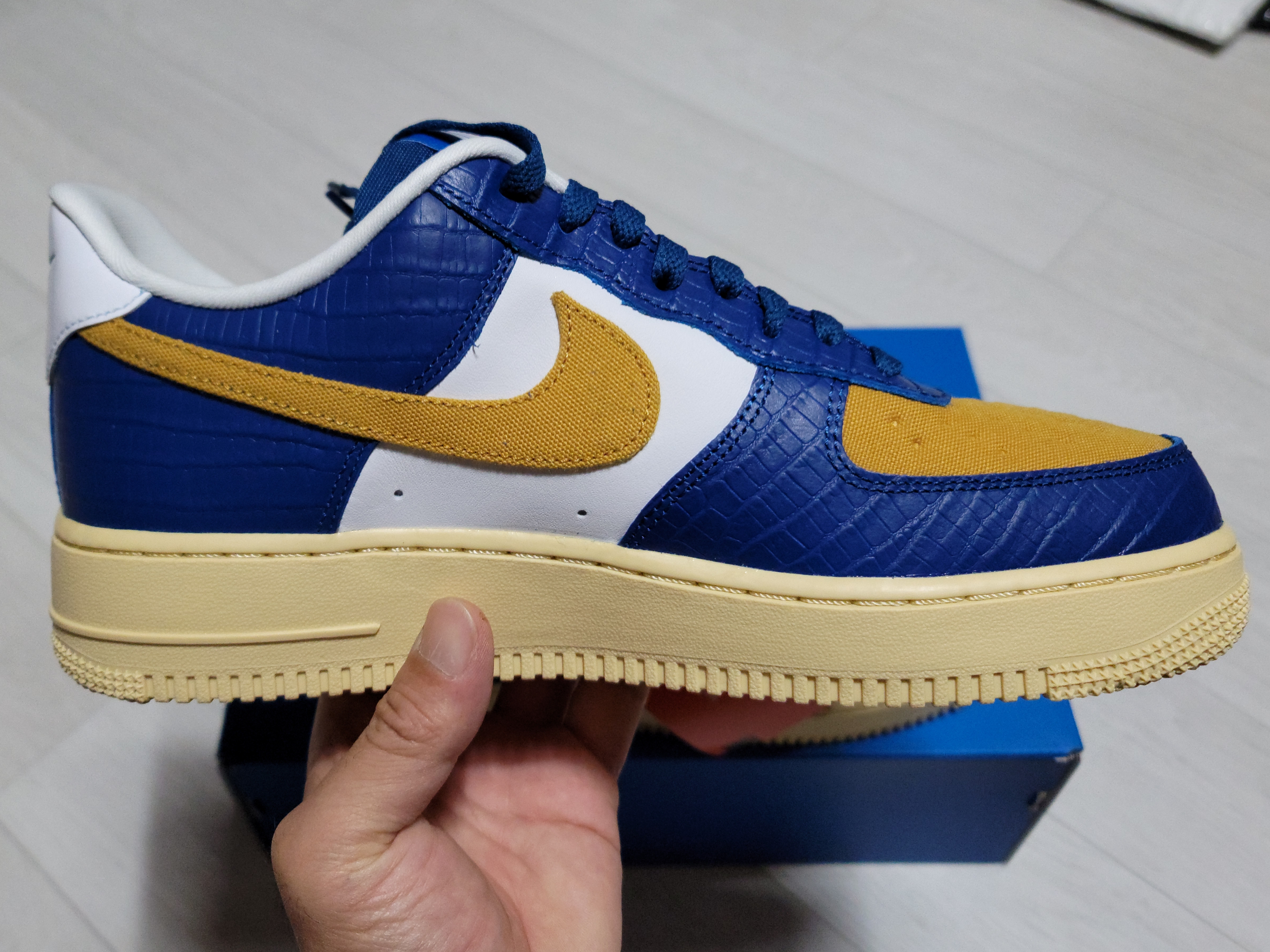 Nike x Undefeated Air Force 1 Low SP 5 On It Court Blue 착용 스타일 - 5