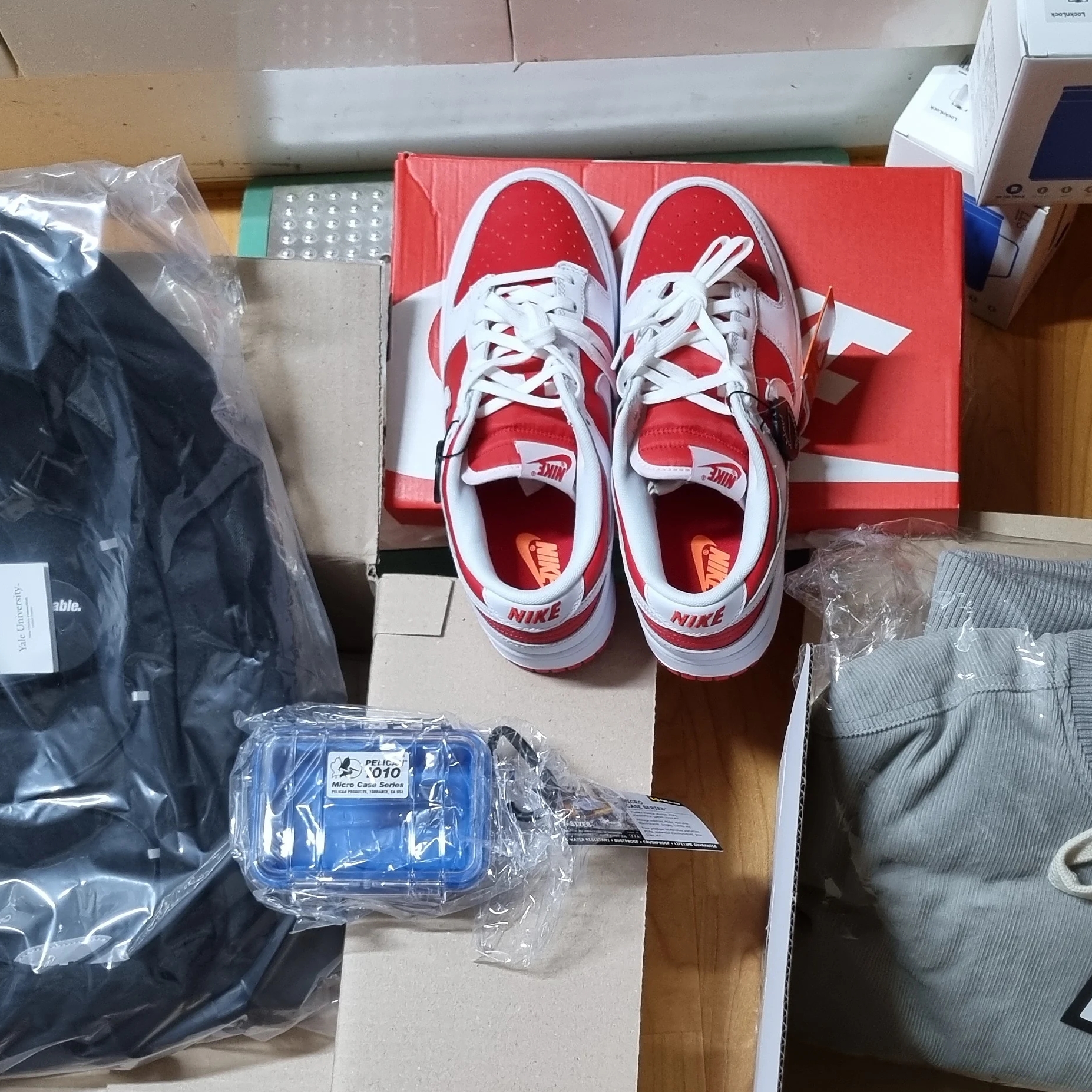 Nike Dunk Low Retro Championship Red 착용 스타일