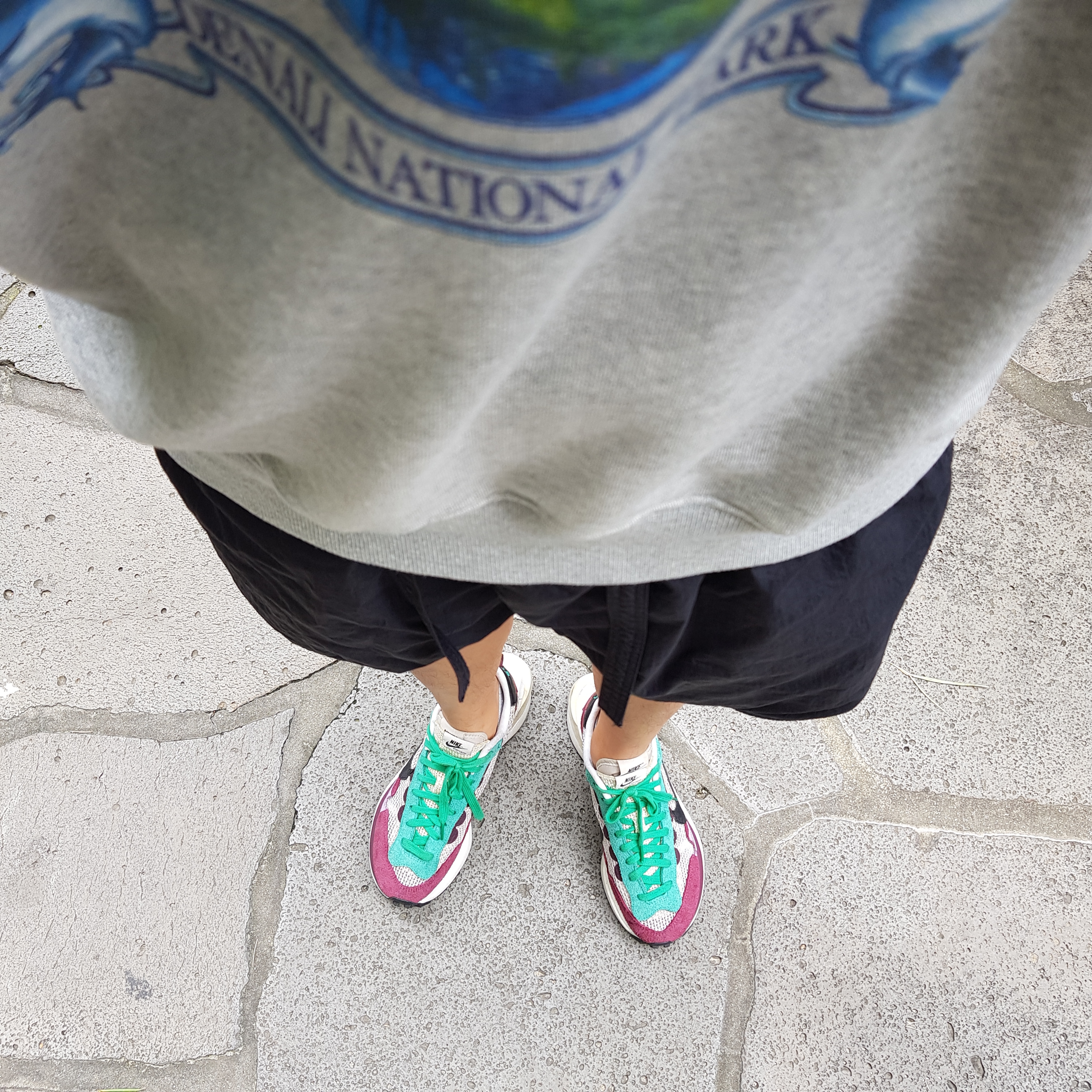 Nike x Sacai VaporWaffle String & Black Villain Red 착용 스타일