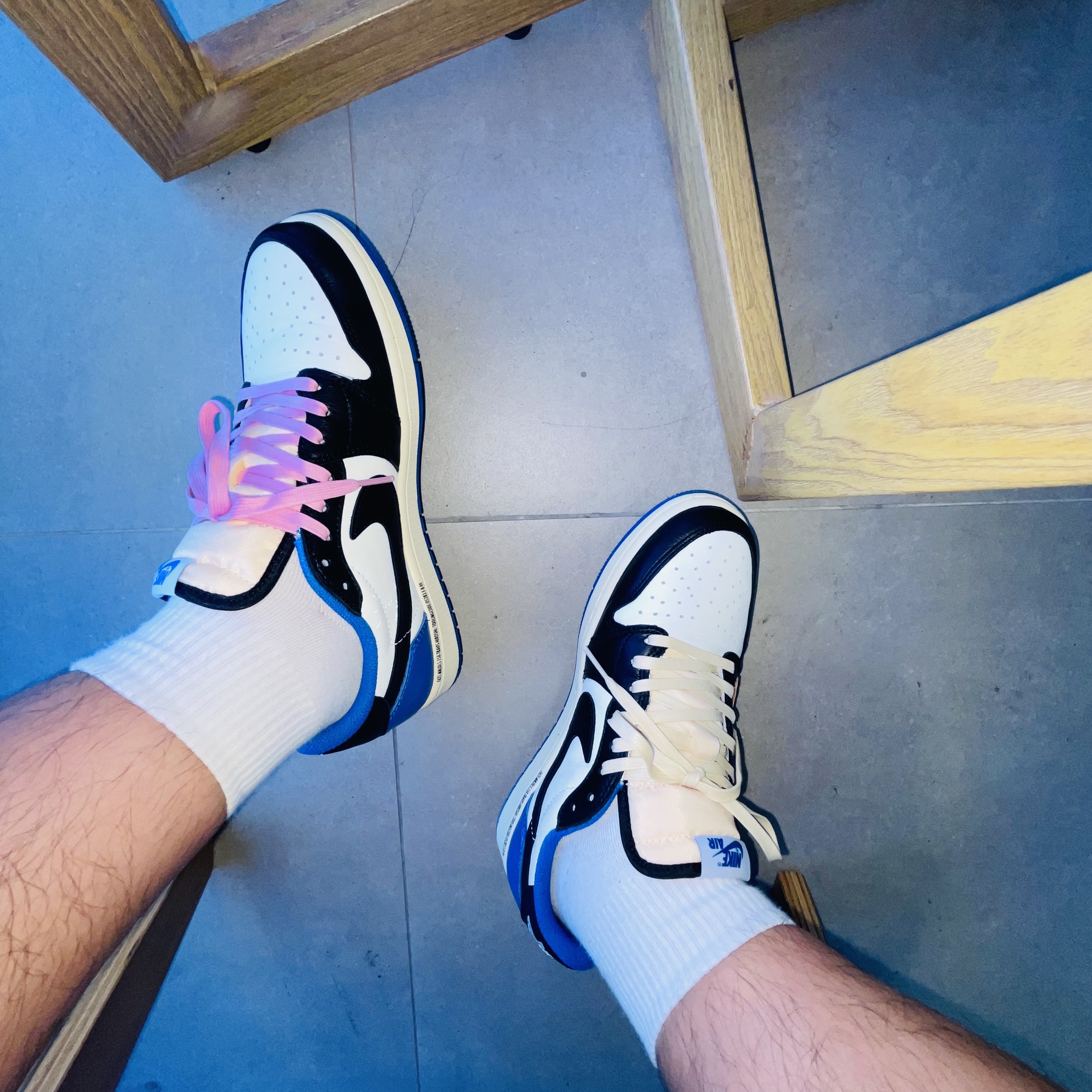 Jordan 1 x Travis Scott x Fragment Retro Low OG SP Military Blue 착용 스타일 - 2