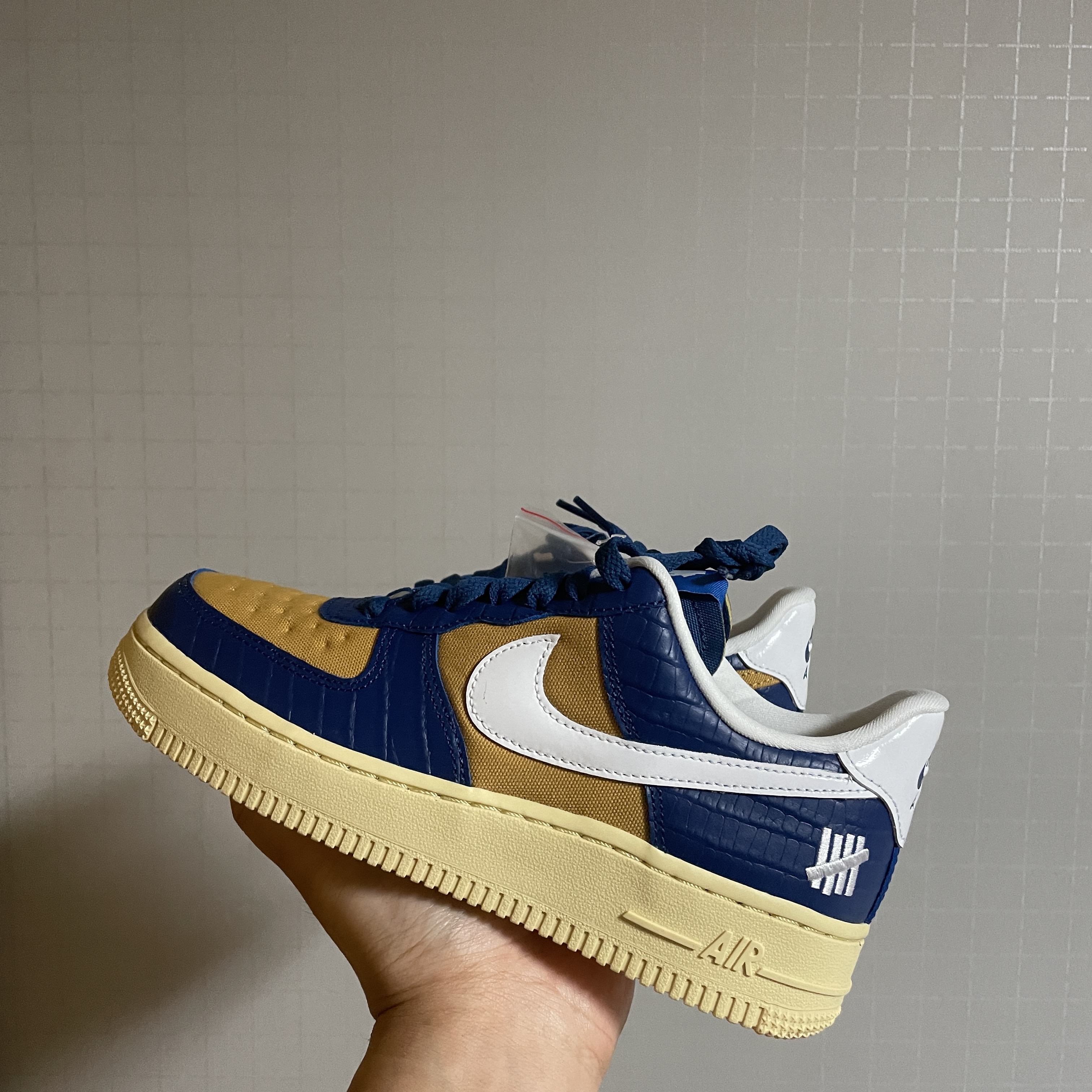 Nike x Undefeated Air Force 1 Low SP 5 On It Court Blue 착용 스타일 - 2