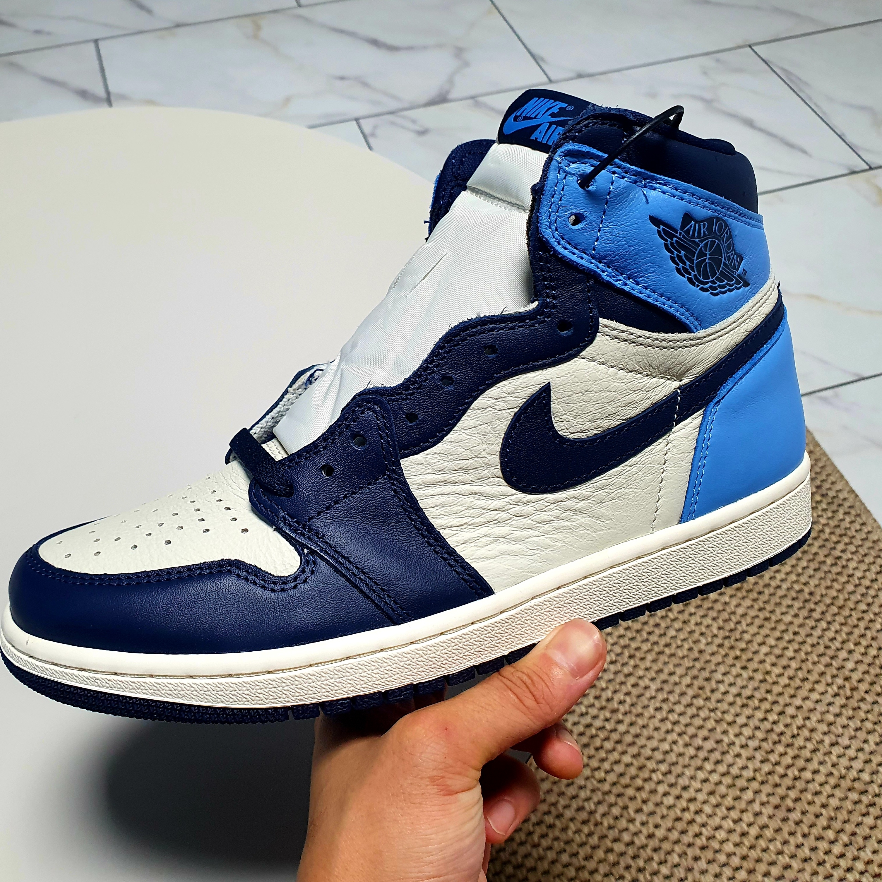 Jordan 1 Retro High Obsidian UNC 착용 스타일 - 2