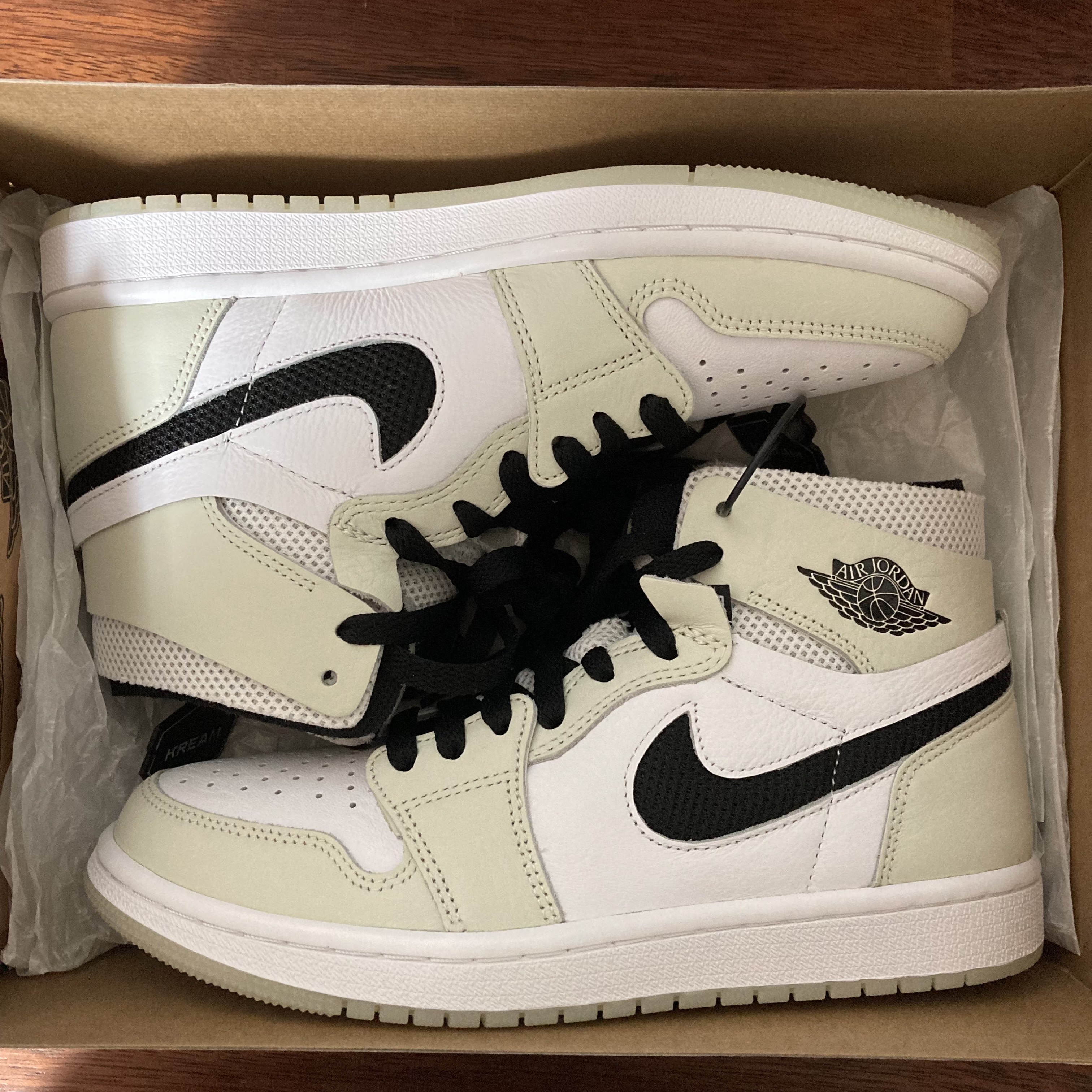 (W) Jordan 1 Zoom Air CMFT Light Bone 착용 스타일 - 2