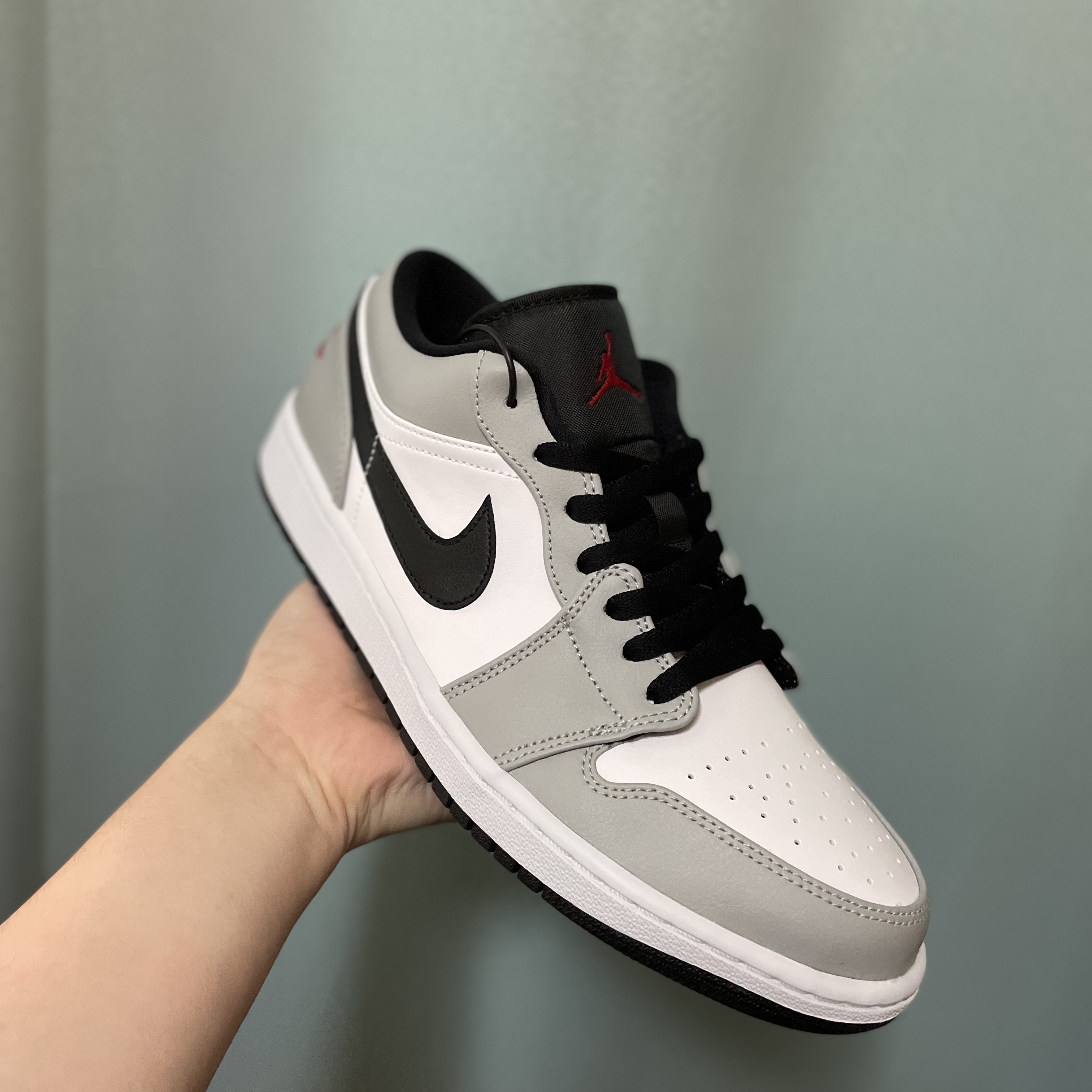 Jordan 1 Low Light Smoke Grey 착용 스타일 - 2