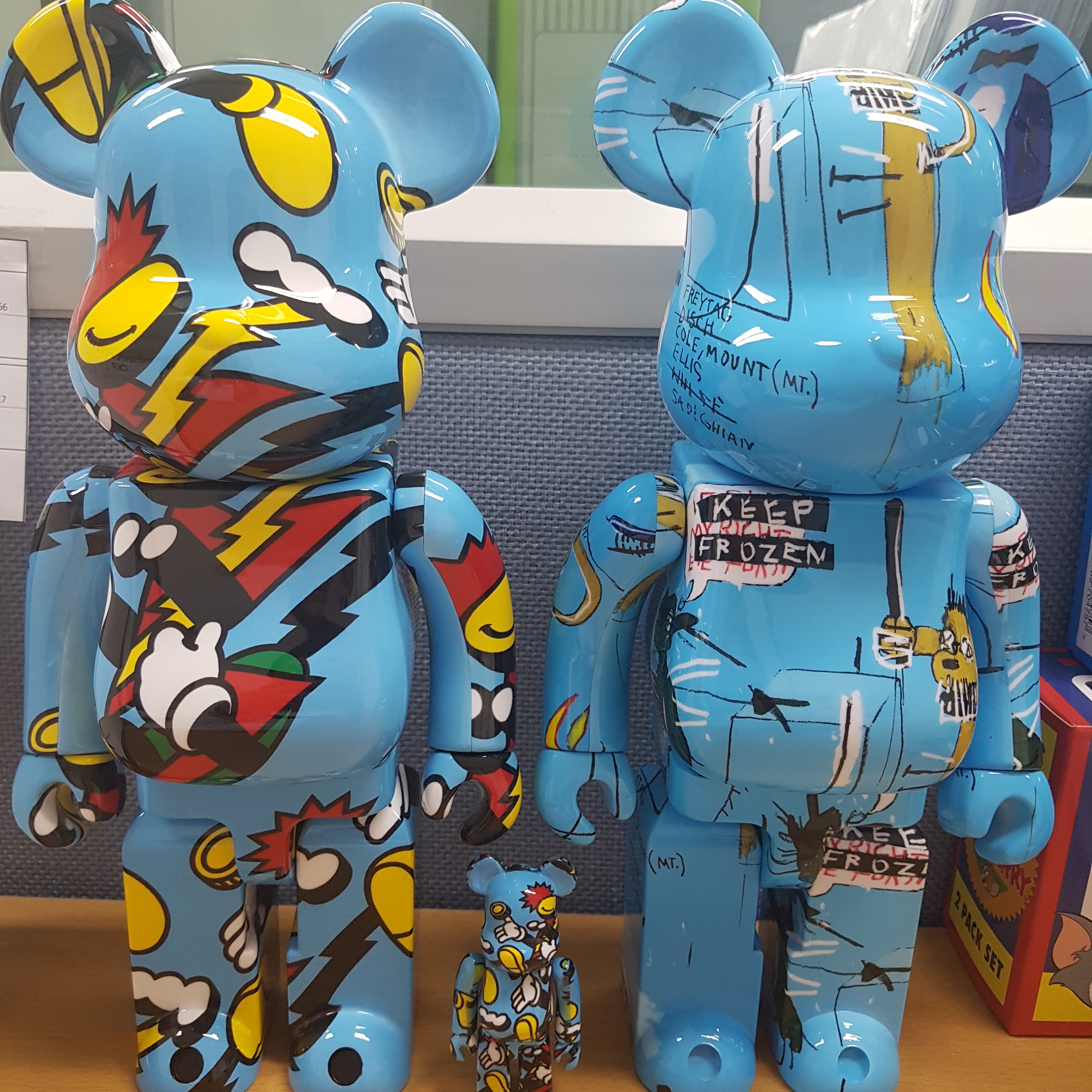 Bearbrick x Grafflex Arts 100% & 400% Set, Bearbrick Jean-Michel Basquiat #4 100% & 400% Set 착용 스타일