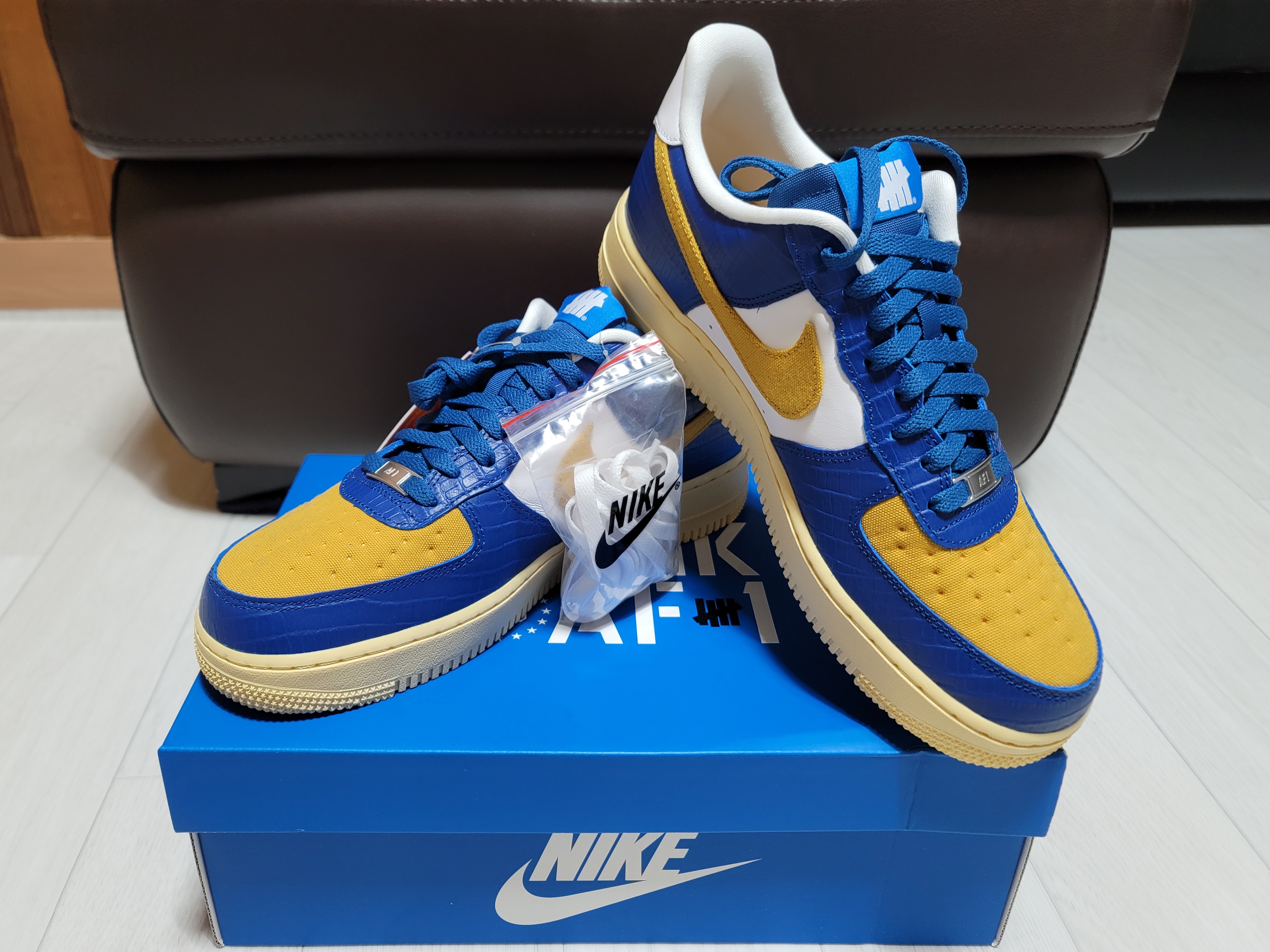 Nike x Undefeated Air Force 1 Low SP 5 On It Court Blue 착용 스타일 - 3