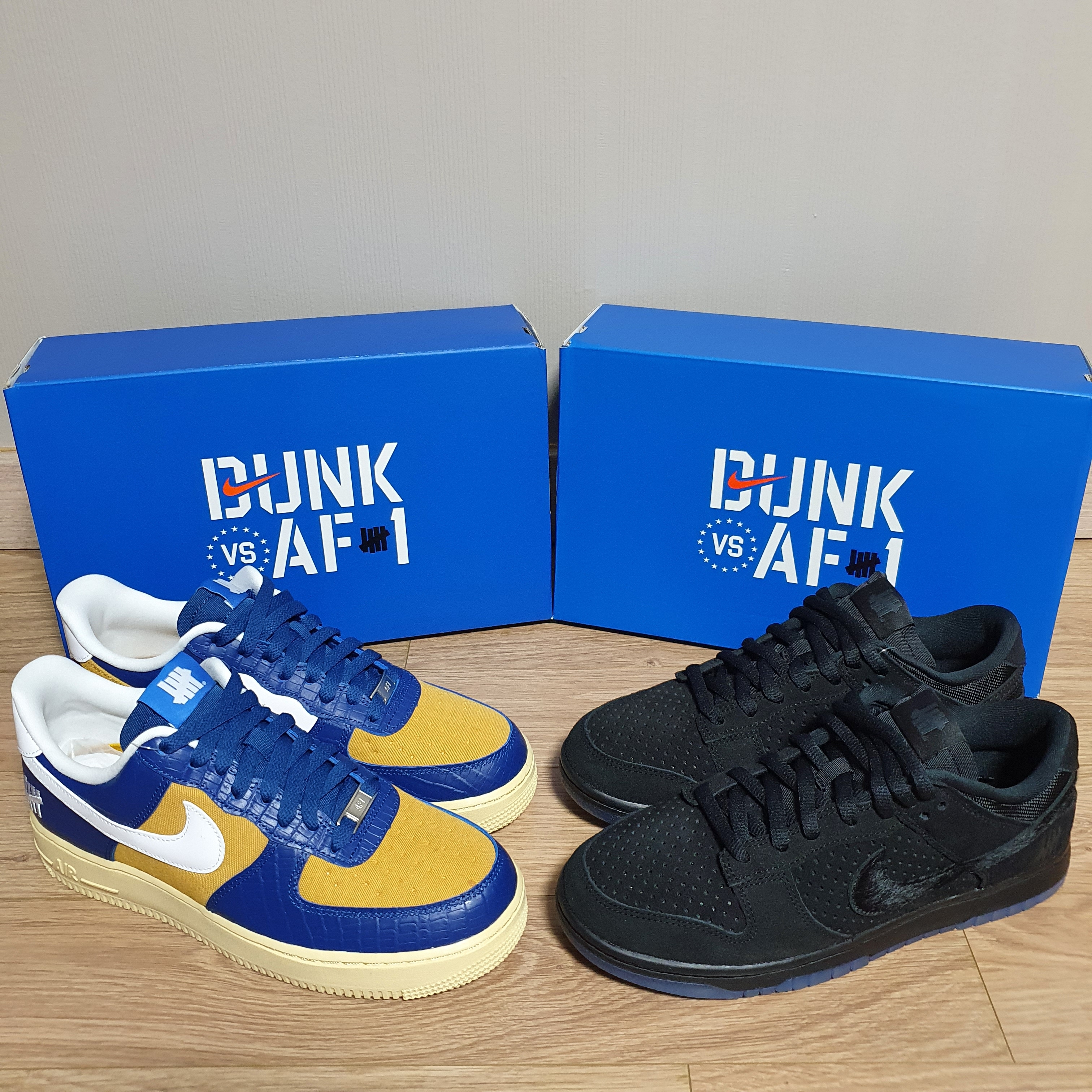 Jordan 1 Mid Arctic Orange, Nike x Undefeated Air Force 1 Low SP 5 On It Court Blue 착용 스타일 - 2